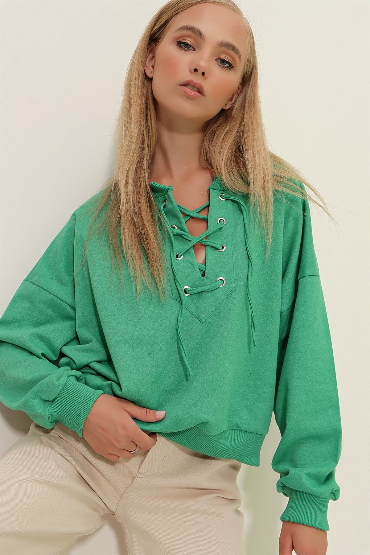 Önü Bağcıklı Oversıze Sweatshirt - Yeşil