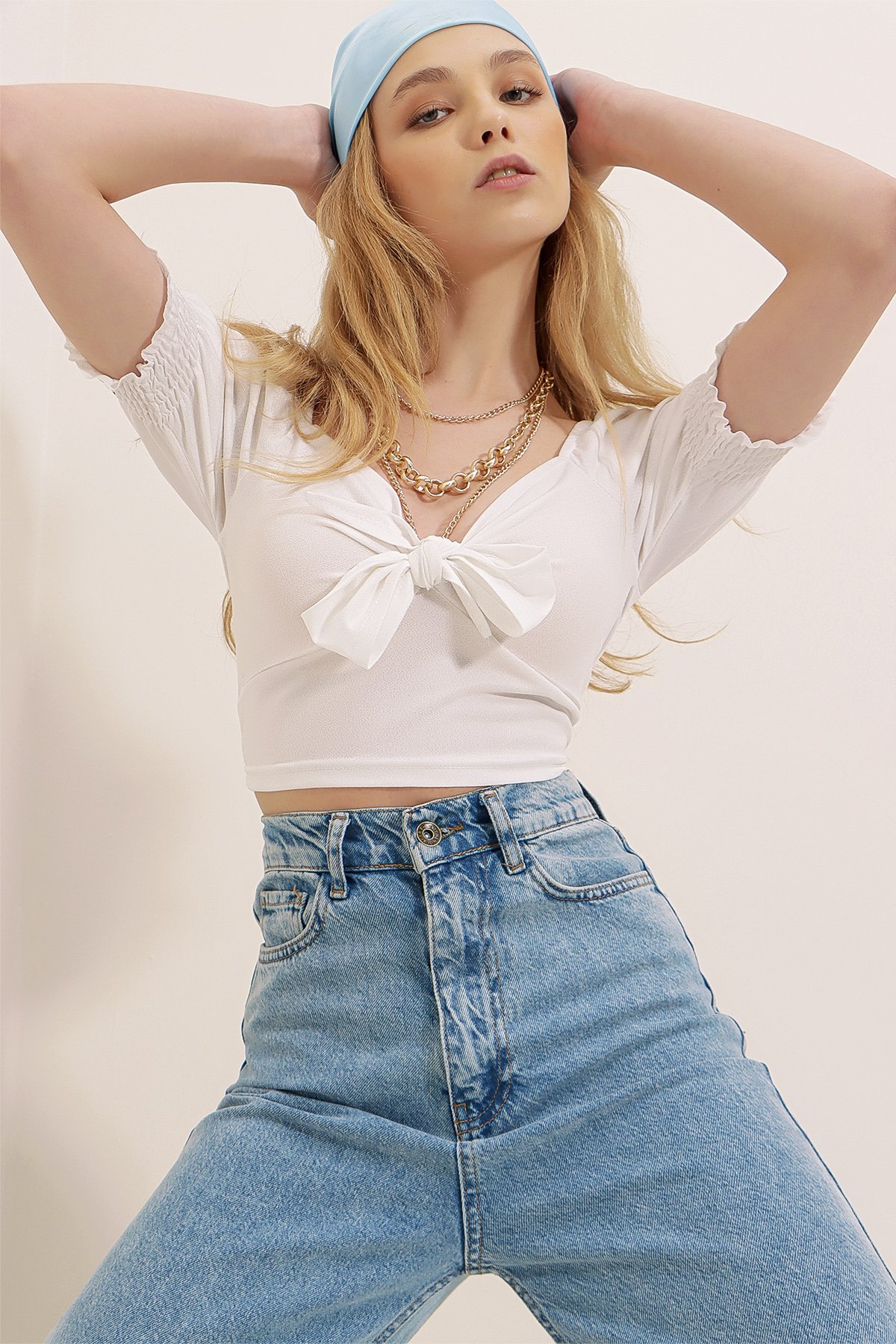 Önü Bağlamalı Karpuz Kol Krep Örme Crop Bluz - Beyaz