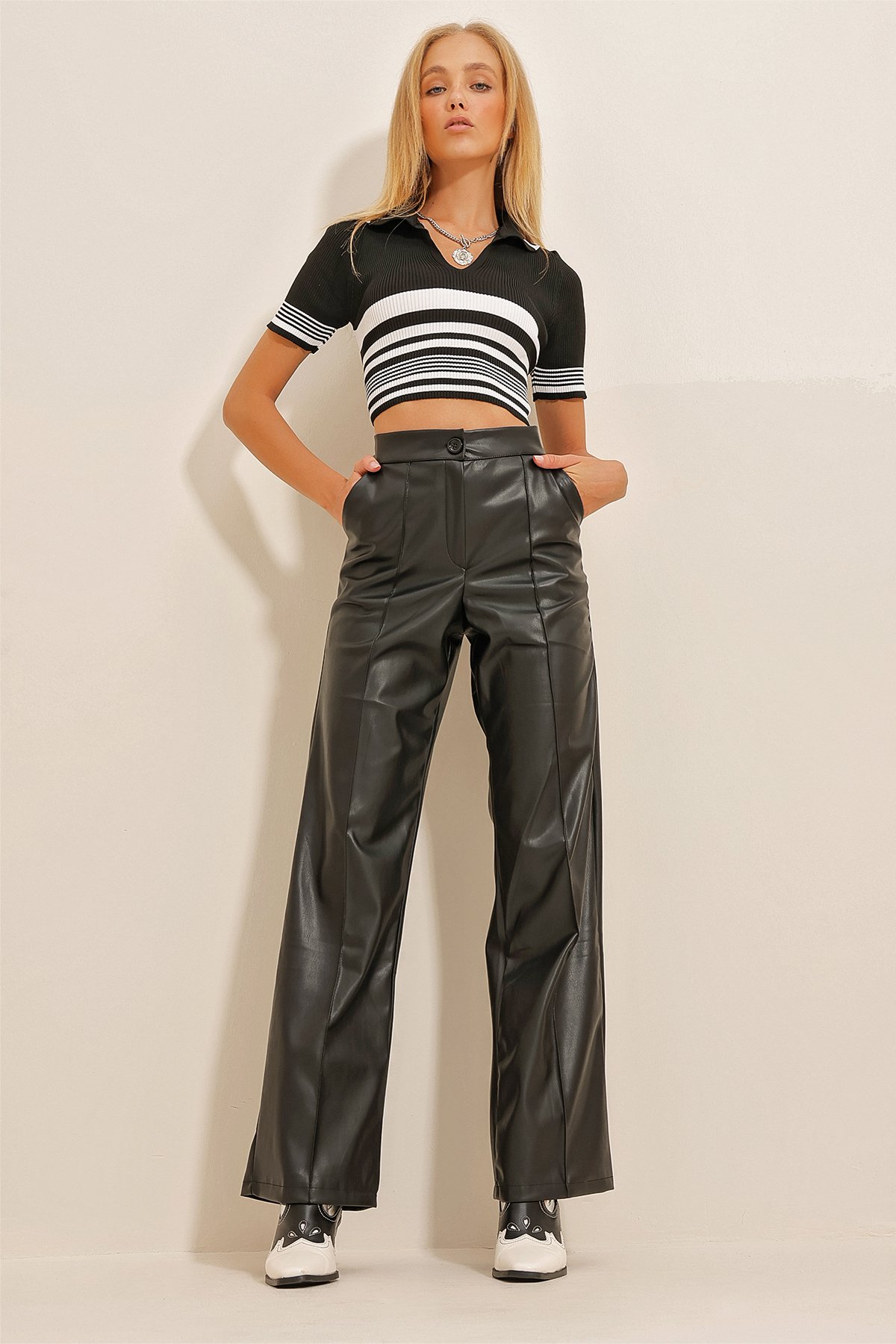 Önü Çimalı Çift Cepli Suni Deri Palazzo Pantolon - Siyah