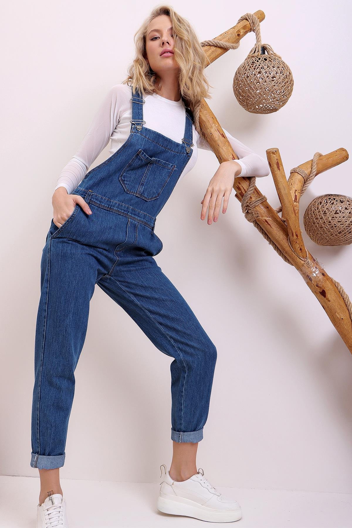 Önü Düğmeli Dört Cepli Ayarlanabilir Askılı Bol Kesim Denim Salopet Tulum - Koyu Mavi