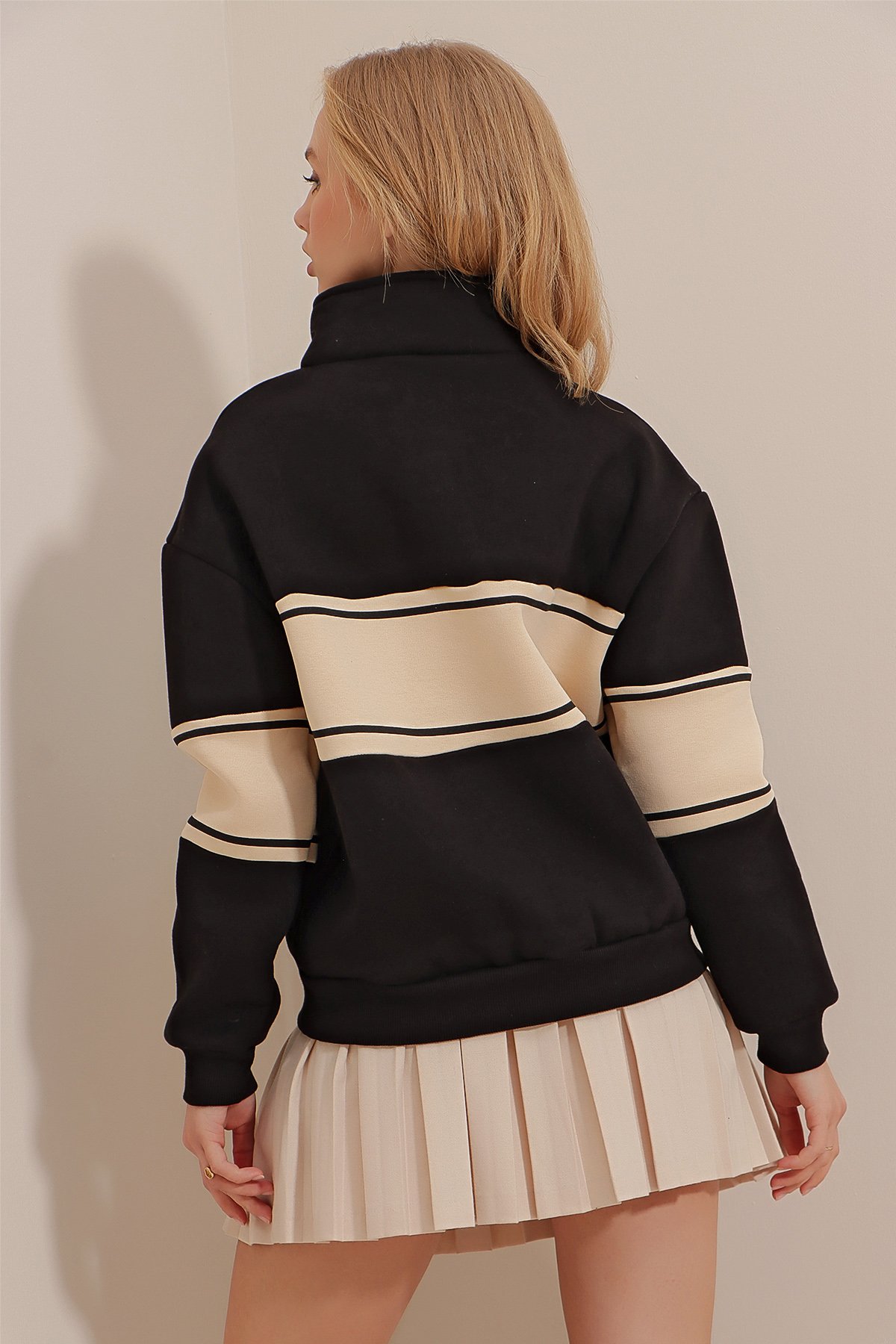 Önü Fermuar Detaylı Baskılı 3 İplik İçi Şardonlu Sweatshirt - Siyah