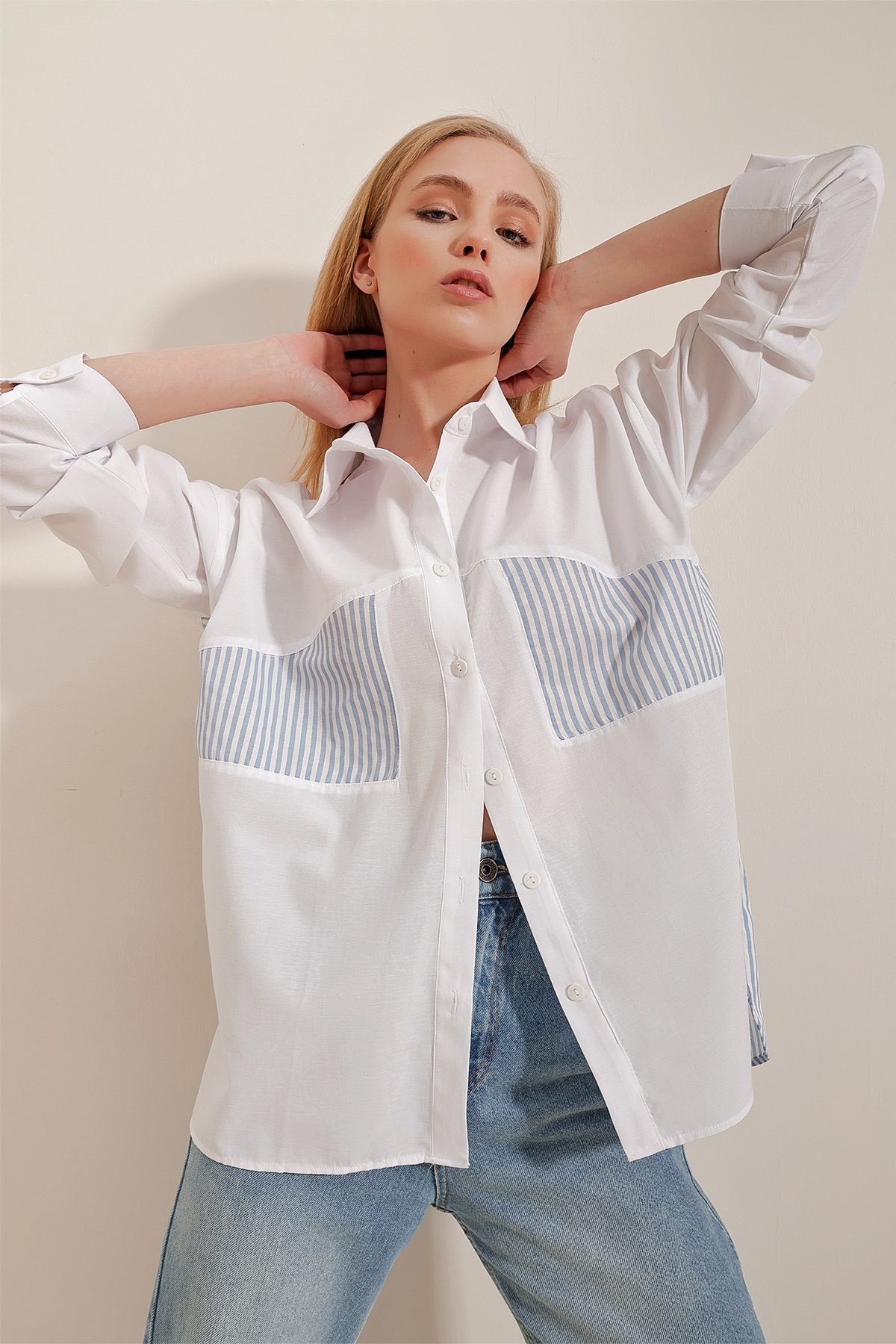 Önü Ve Sırtı Çizgi Garnili Oversize Poplin Gömlek - Mavi-Beyaz