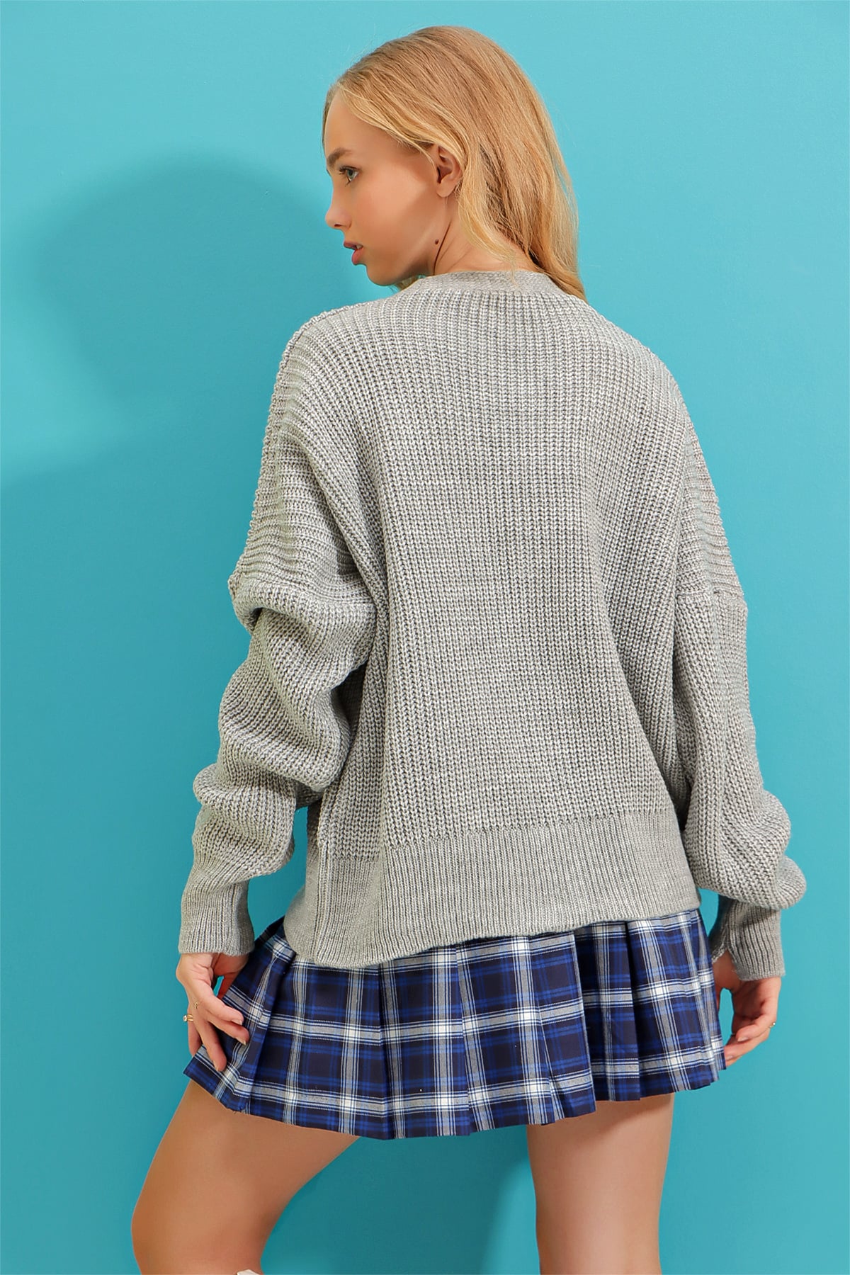 Oversize Düğmeli Kışlık Triko Hırka - GRİ