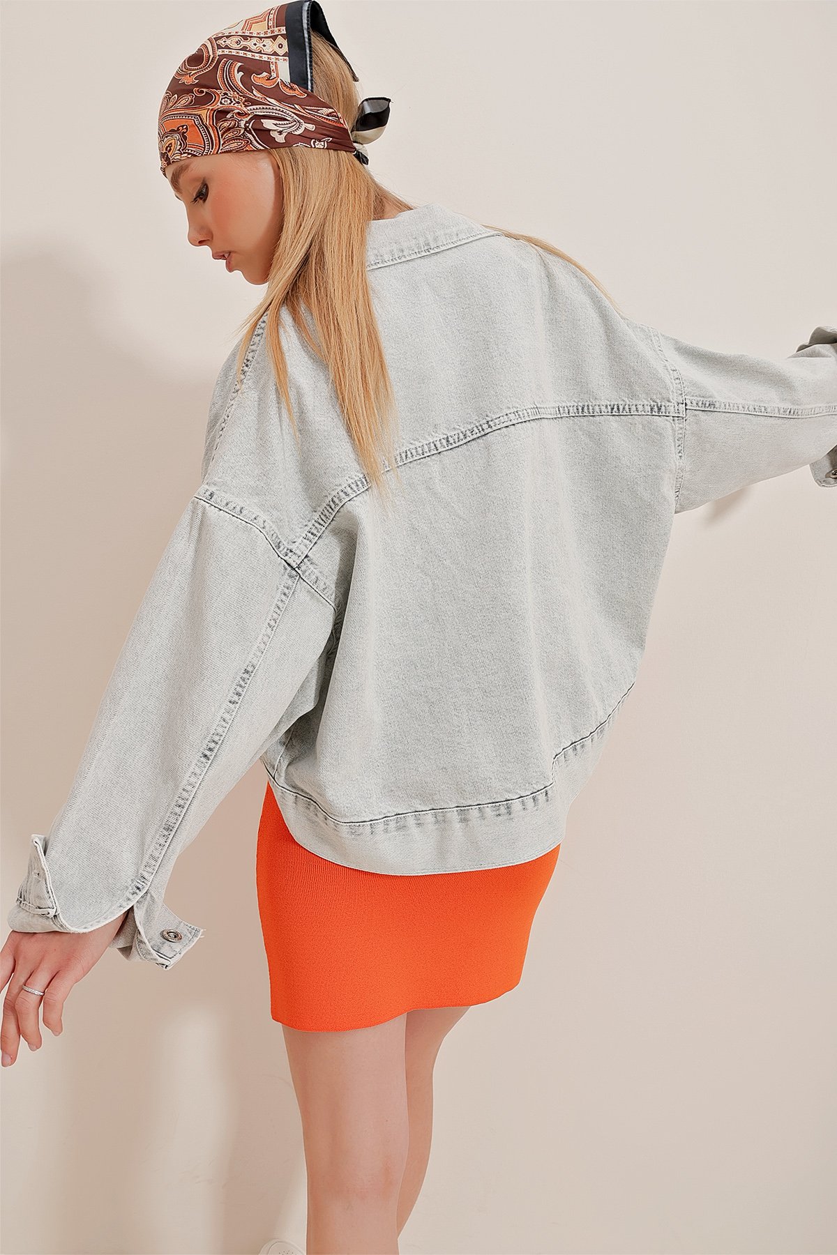 Oversize Oval Kesim Gömlek Yaka Crop Jean Ceket - Taş Grisi