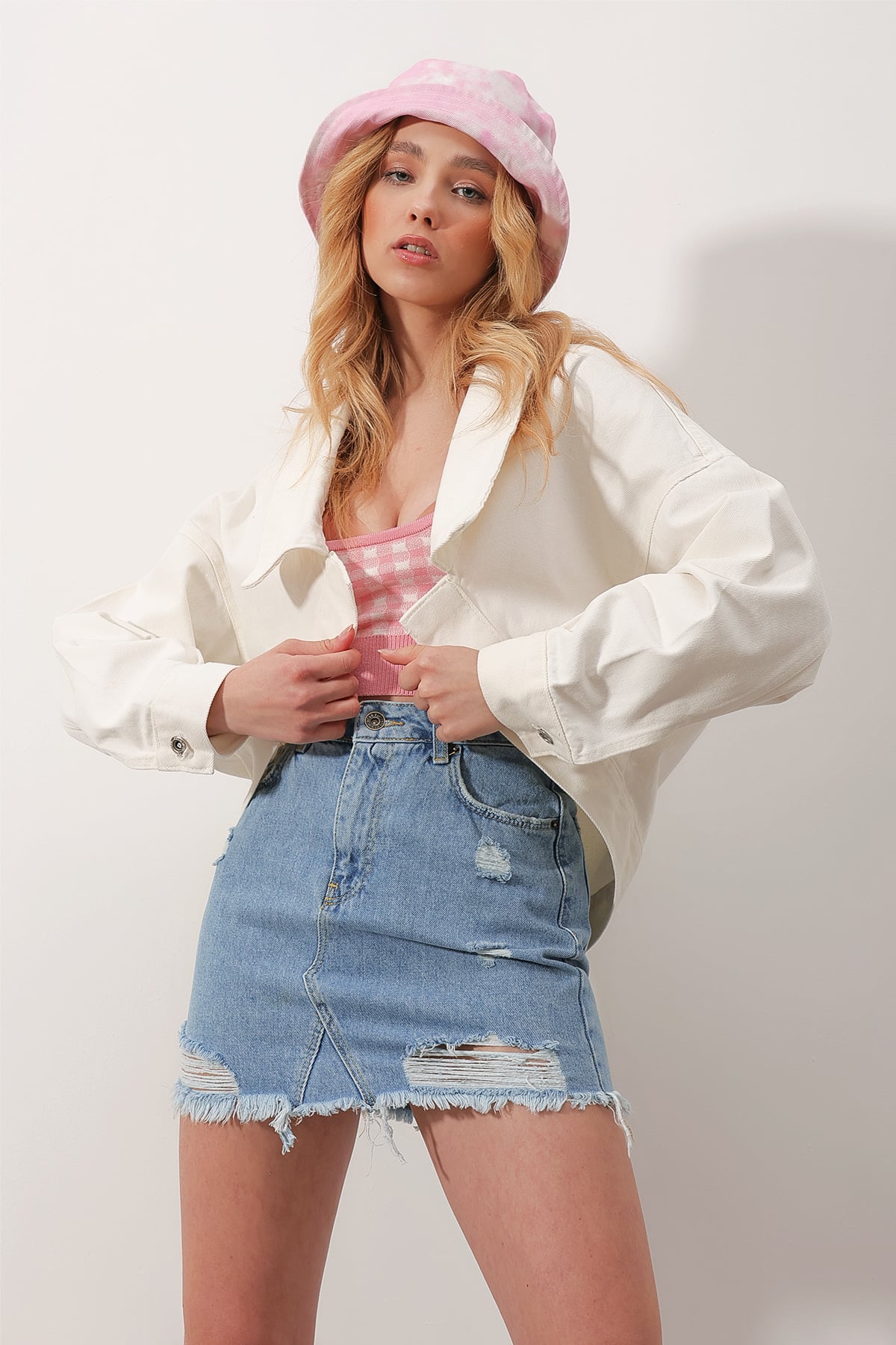 Oversize Oval Kesim Gömlek Yaka Crop Jean Ceket - Beyaz