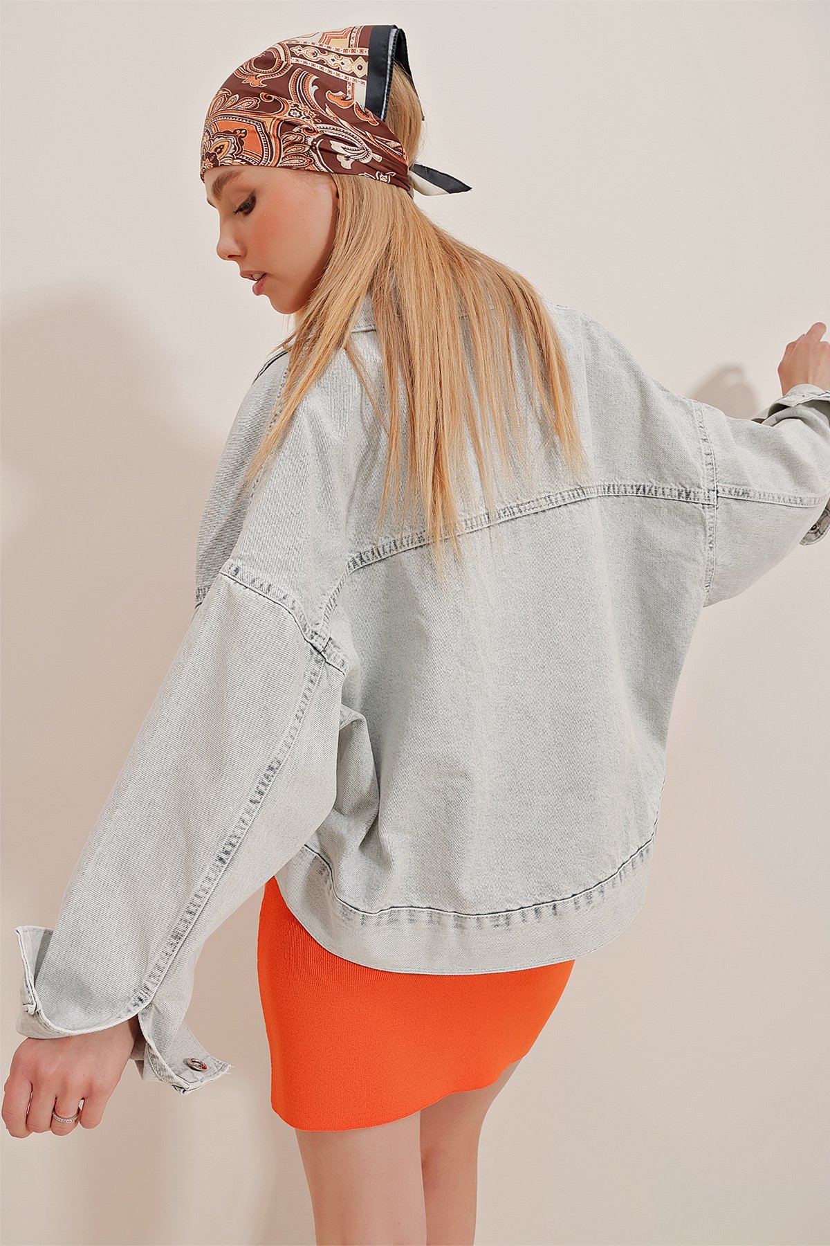 Oversize Oval Kesim Gömlek Yaka Crop Jean Ceket - Taş Grisi