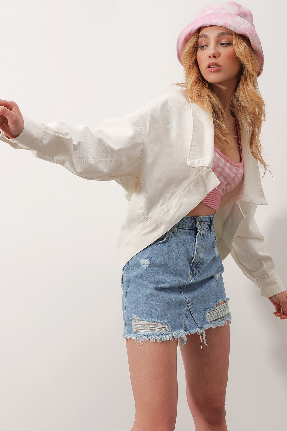 Oversize Oval Kesim Gömlek Yaka Crop Jean Ceket - Beyaz