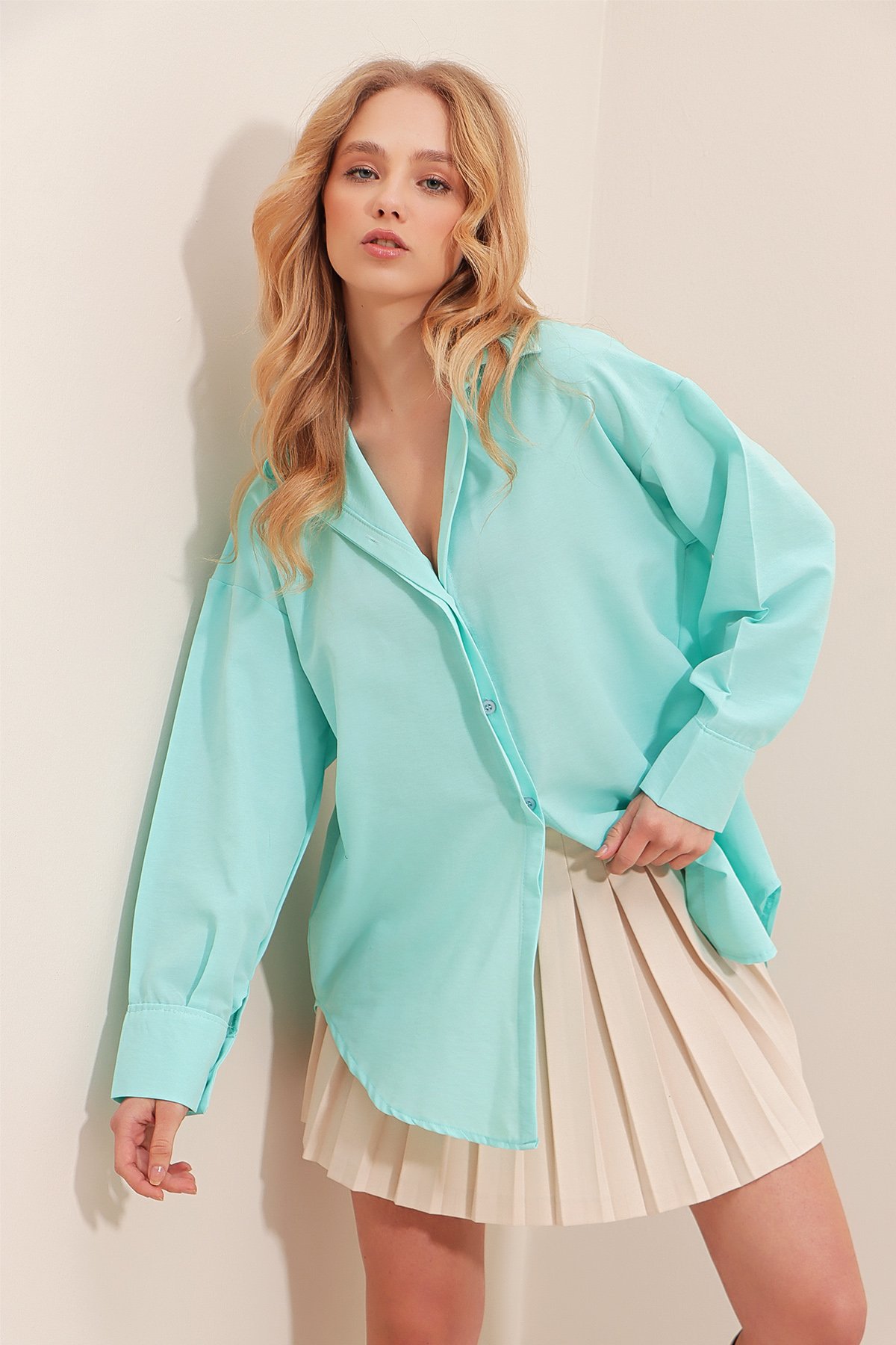 Oversize Uzun Dokuma Gömlek - Cam Göbeği Yeşili