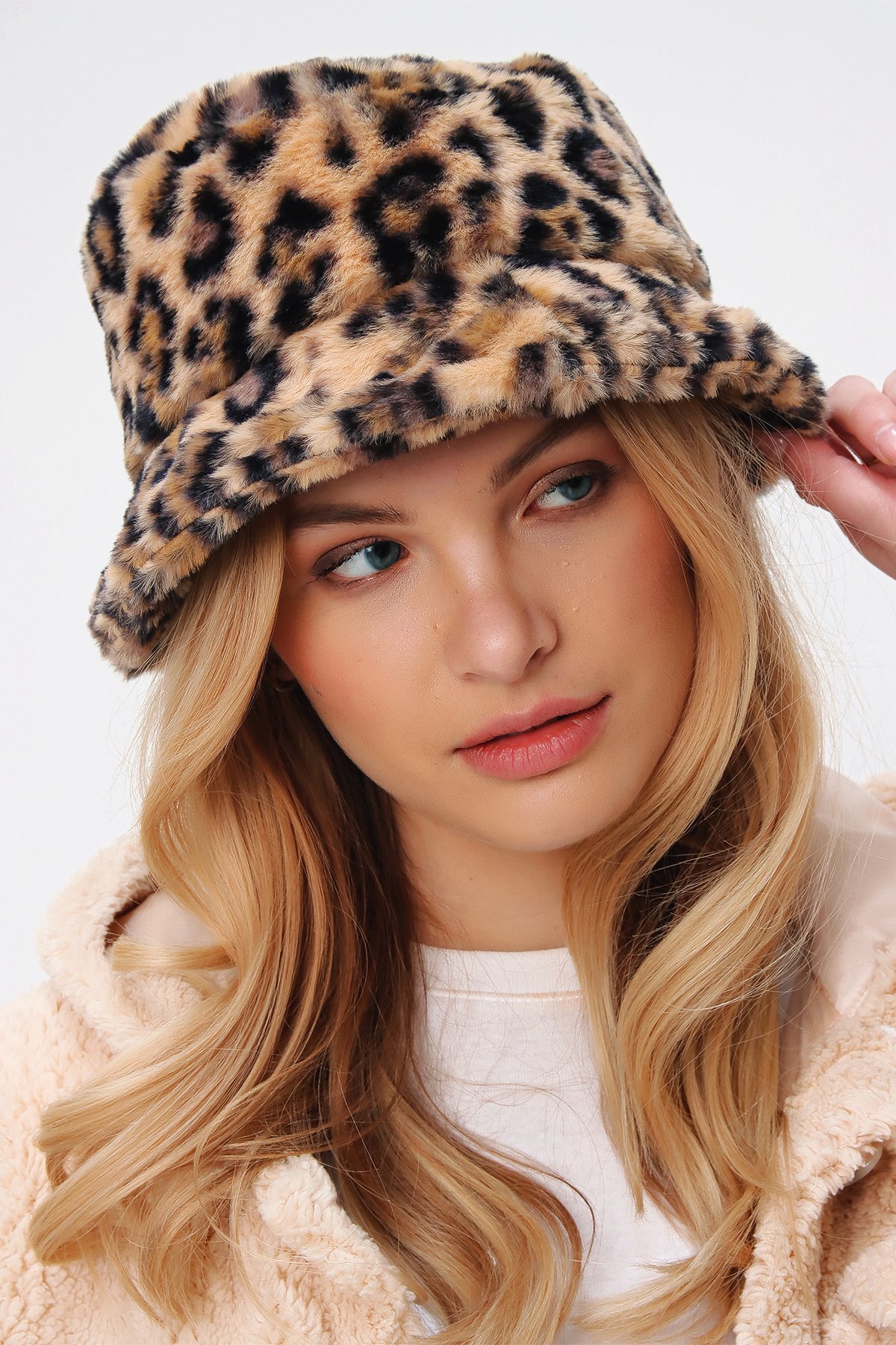 Peluş Desenli Bucket Şapka - Leopar