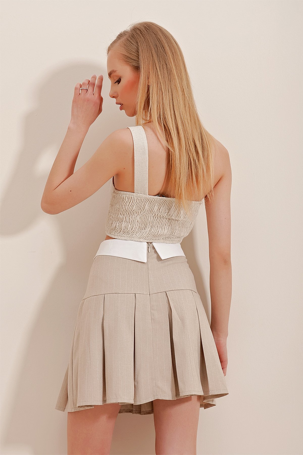 Piliseli Çizgili Mini Etek - Bej