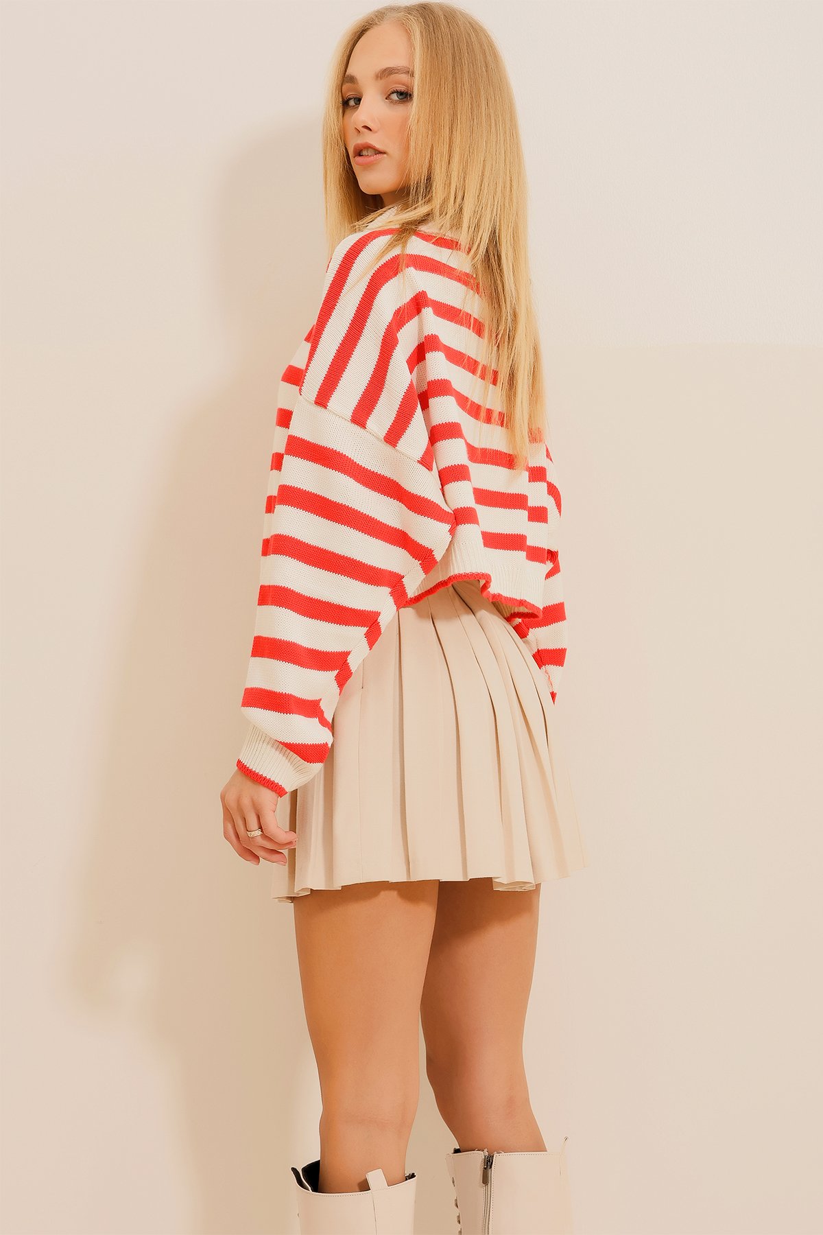 Polo Yaka Çizgili Crop Triko Kazak - Kırmızı