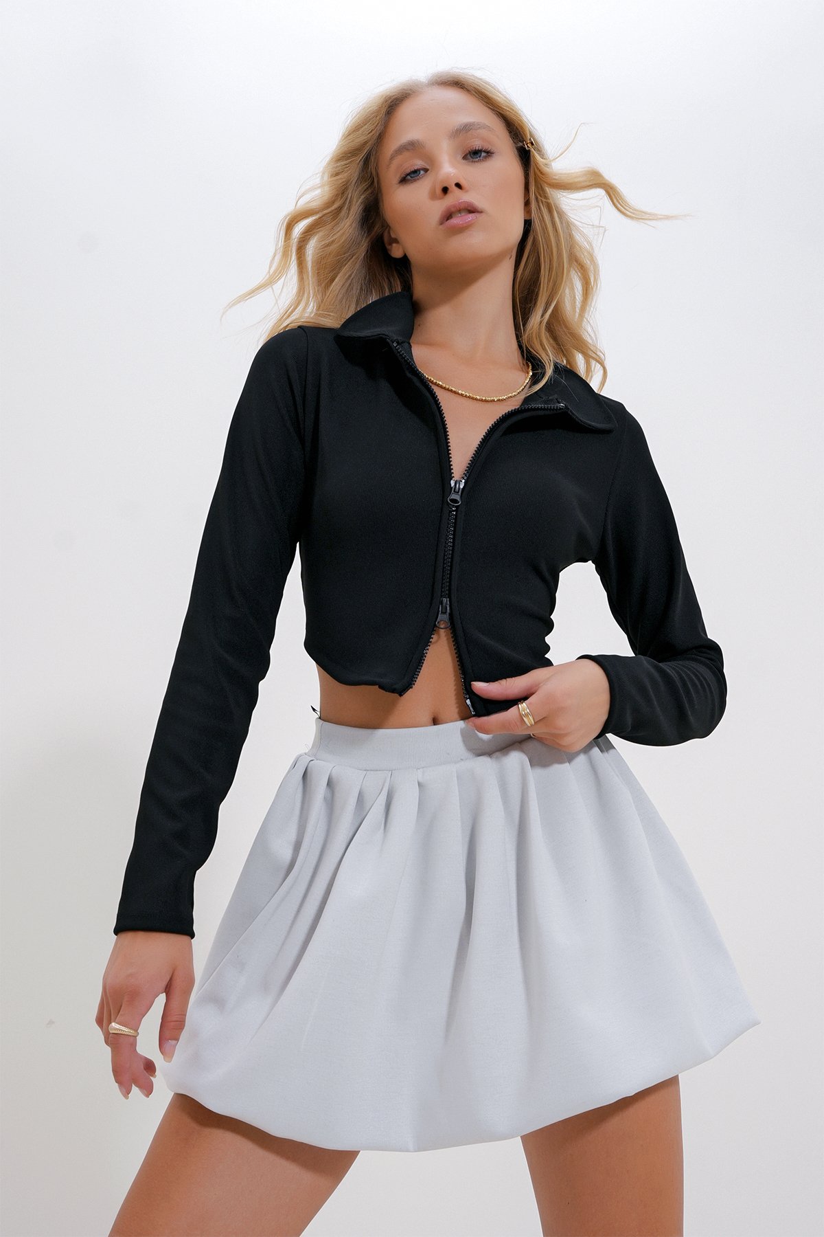 Polo Yaka Fermuarlı Crop Bluz - SİYAH