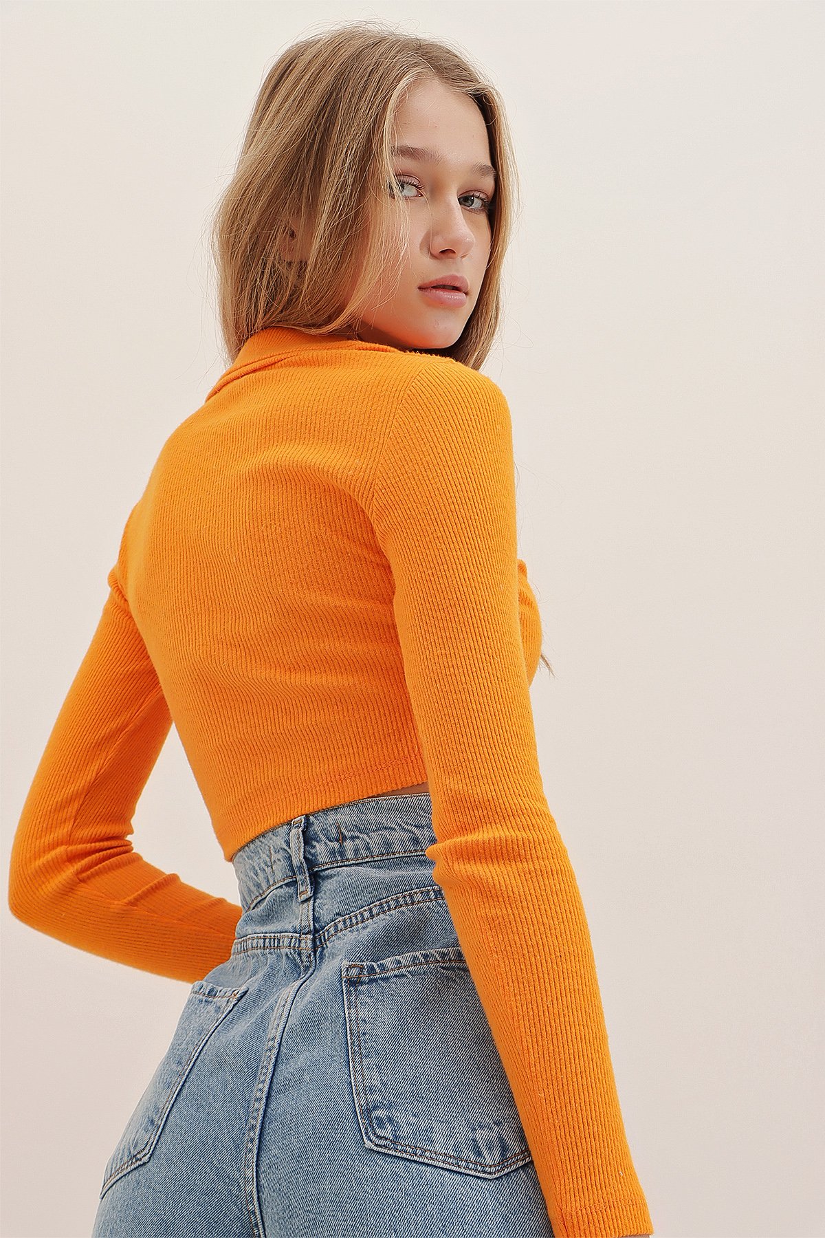Polo Yaka Fitilli Yumuşak Dokulu Crop Bluz - Portakal