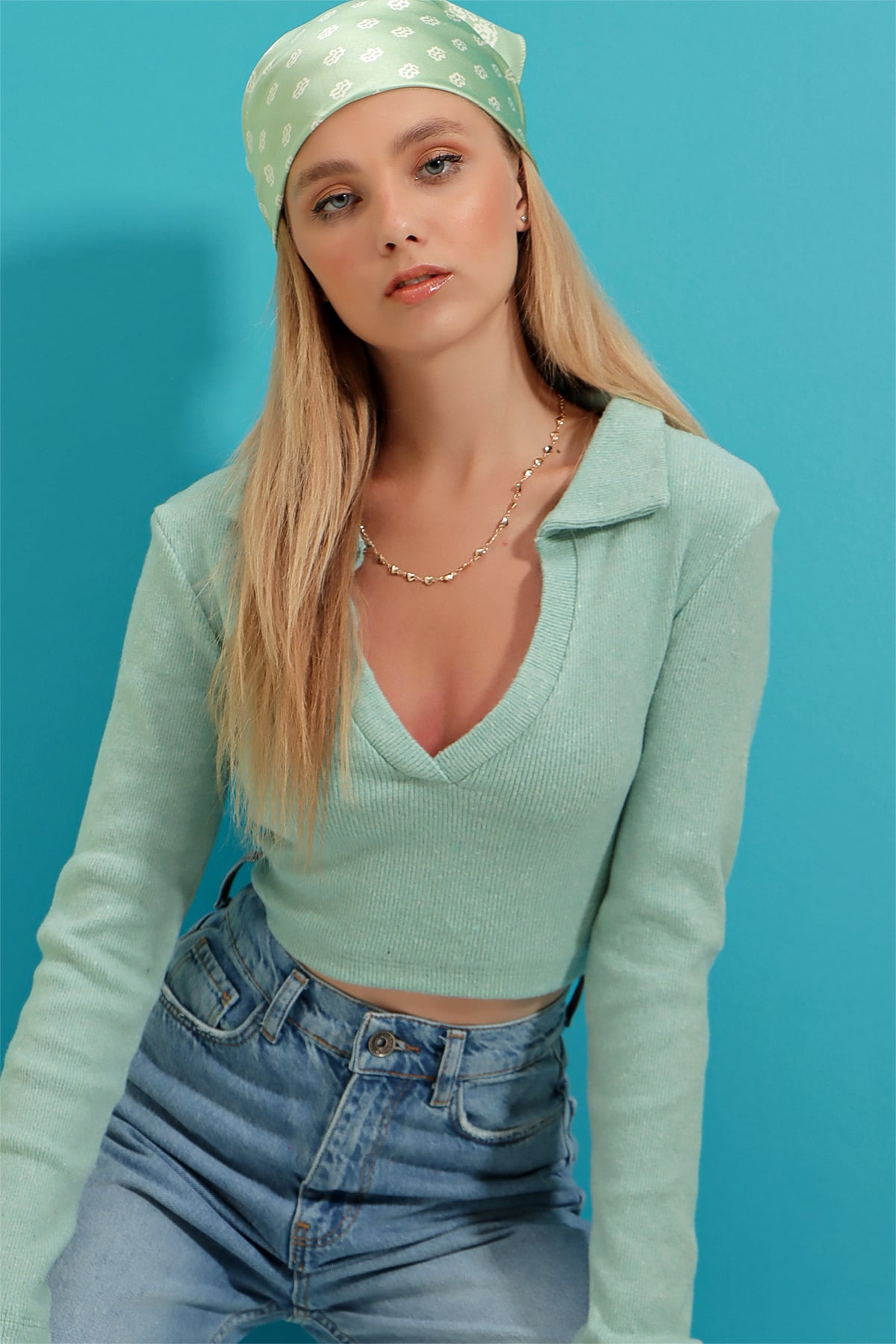 Polo Yaka Fitilli Yumuşak Dokulu Crop Bluz - Çağla Yeşili