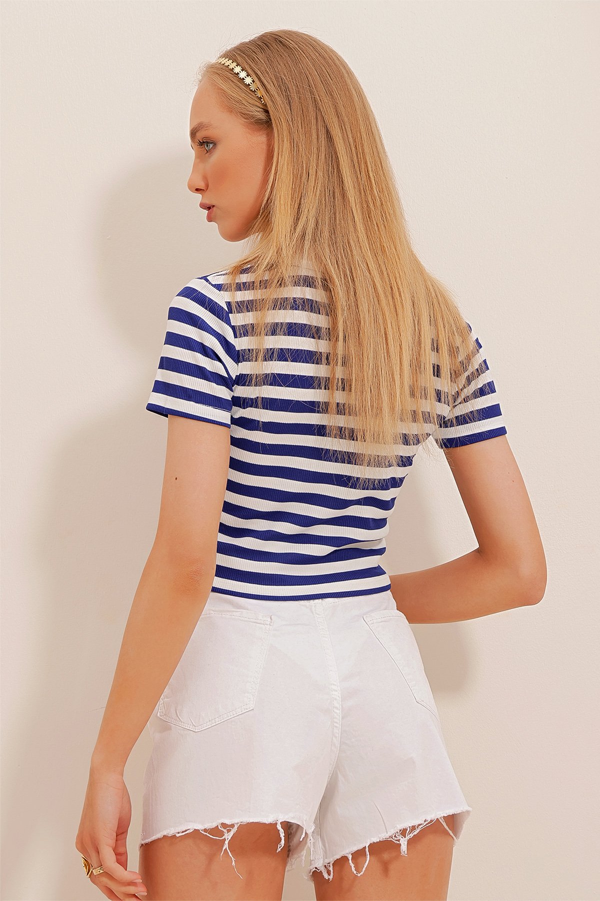 Polo Yaka Papatya Fermuarlı Çizgili Crop Örme Bluz - Saks
