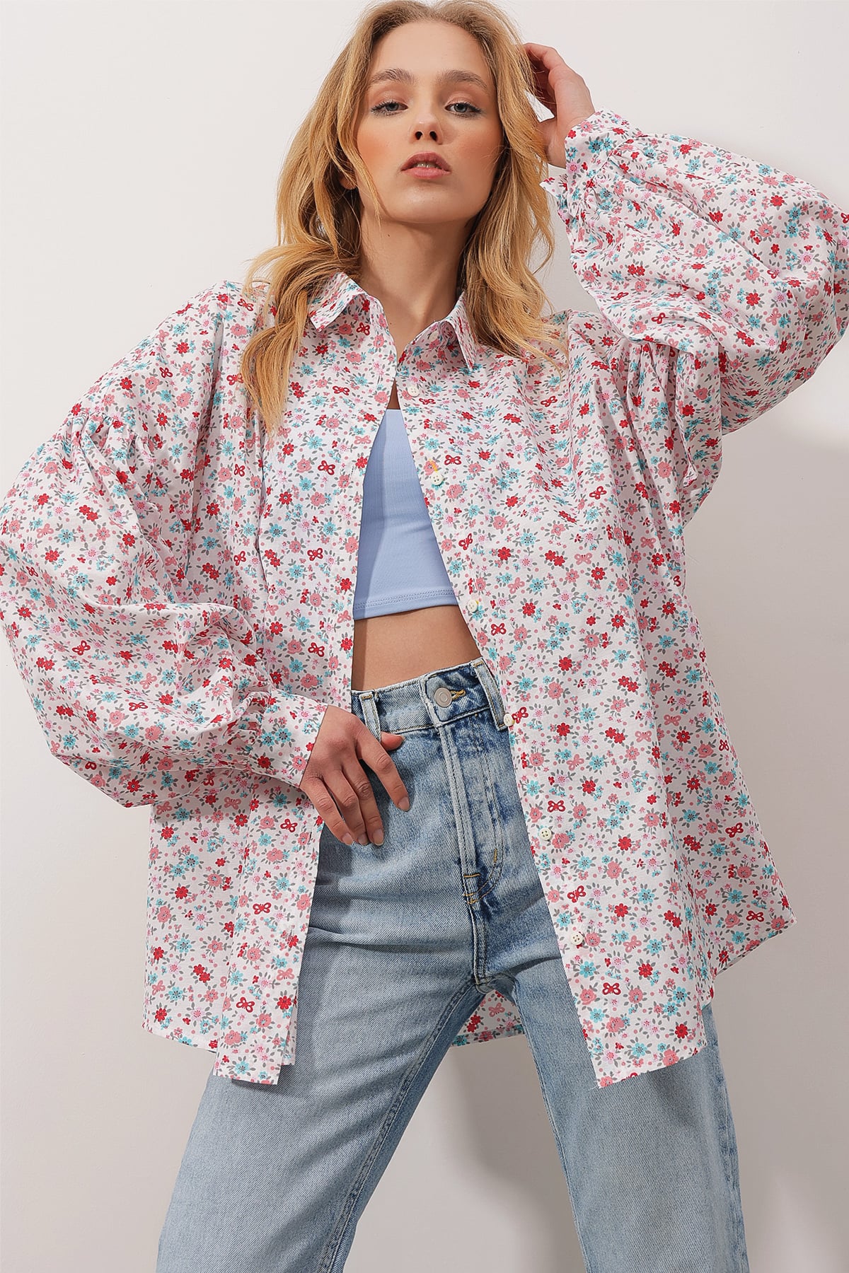 Prenses Kol Oversize Çiçek Desenli Gömlek - Beyaz Pembe