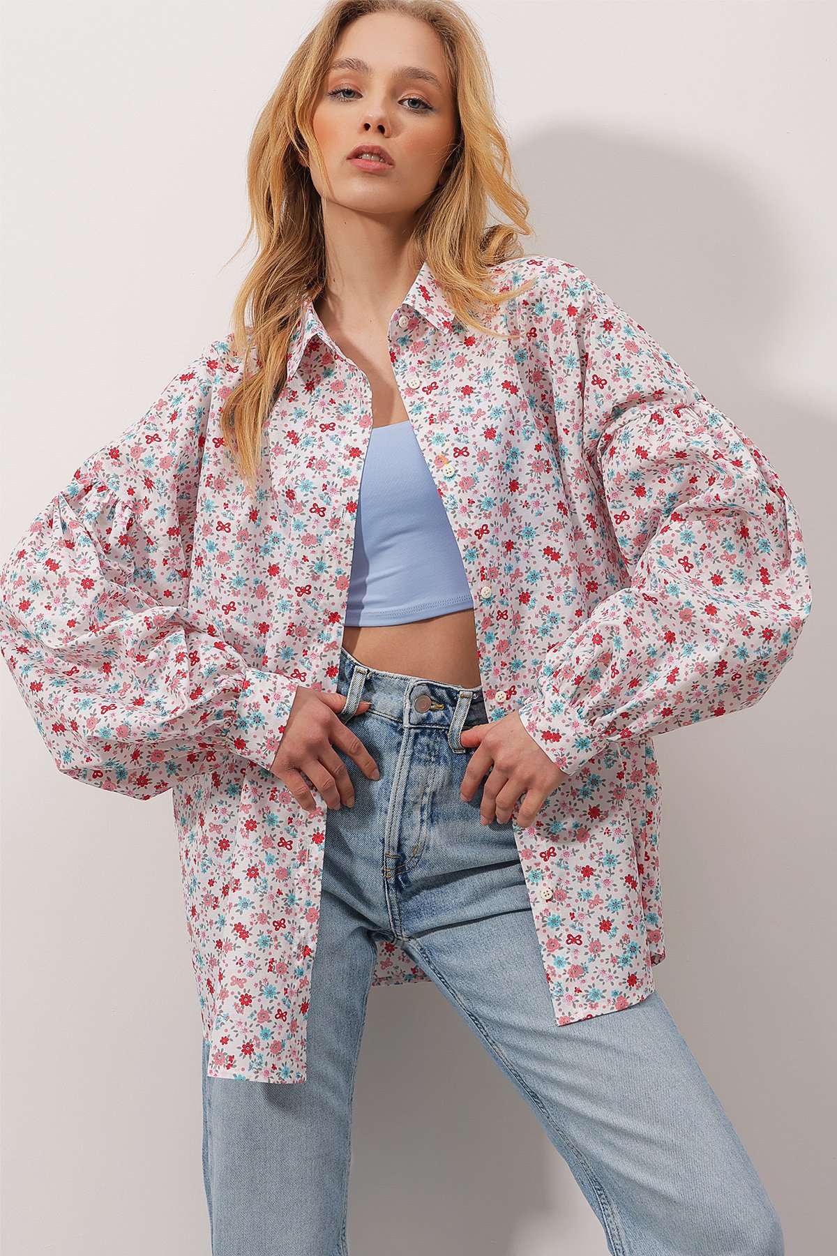 Prenses Kol Oversize Çiçek Desenli Gömlek - Beyaz Pembe