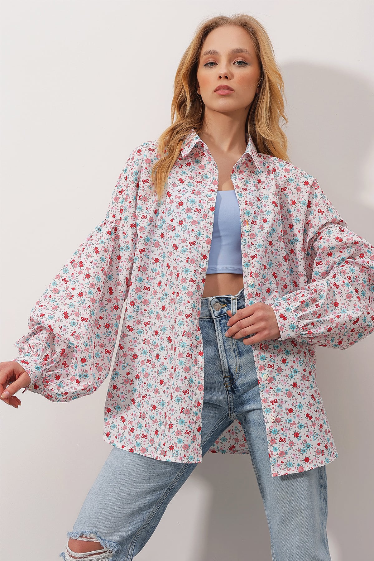 Prenses Kol Oversize Çiçek Desenli Gömlek - Beyaz Pembe