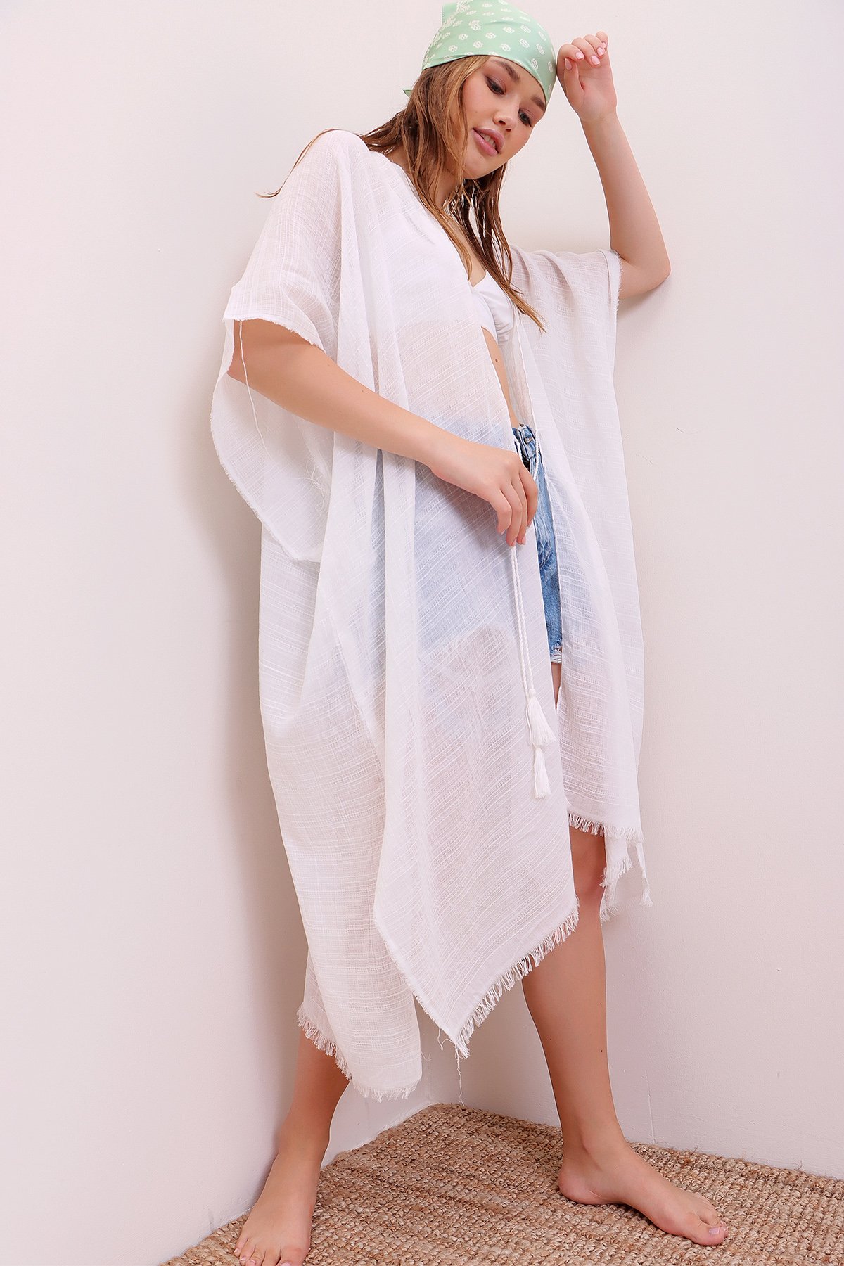 Püskül Detaylı Kimono - Beyaz