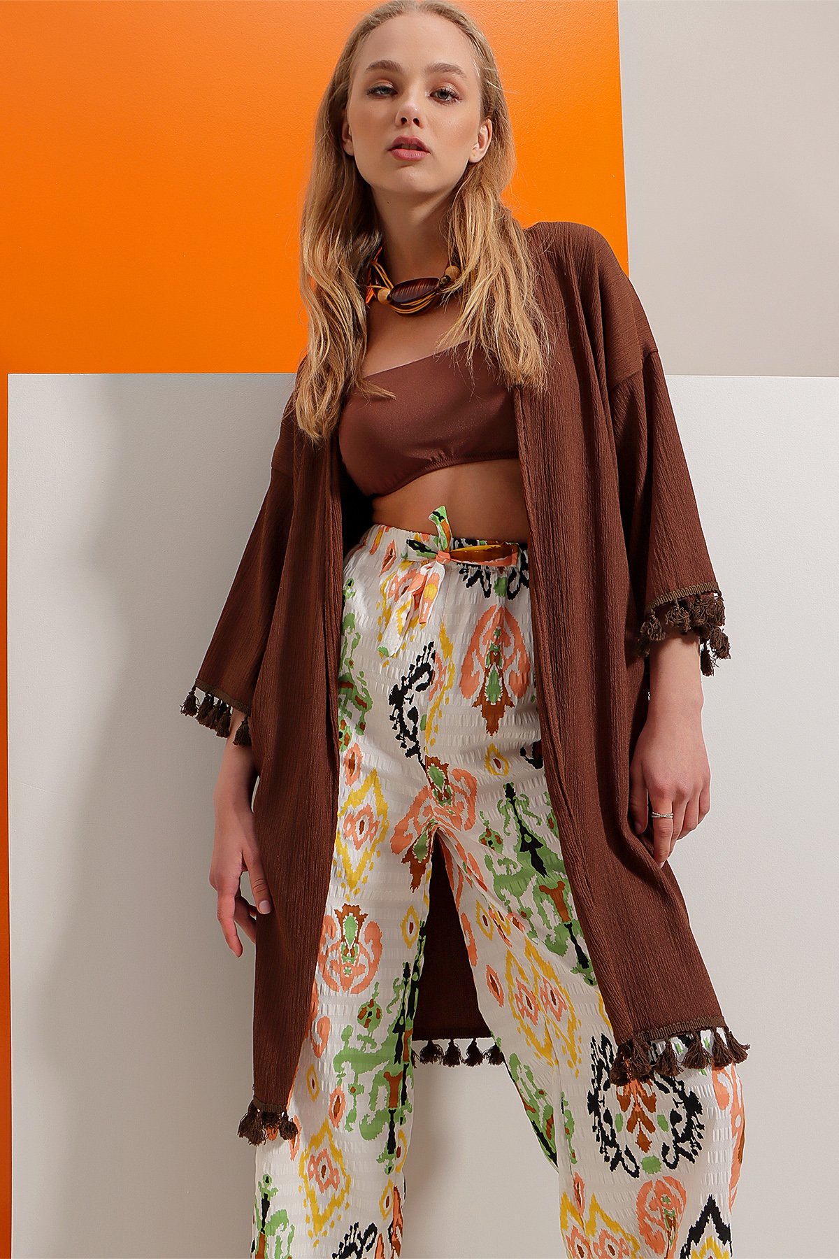Püskül Detaylı Örme Krınkle Kimono - Kahverengi