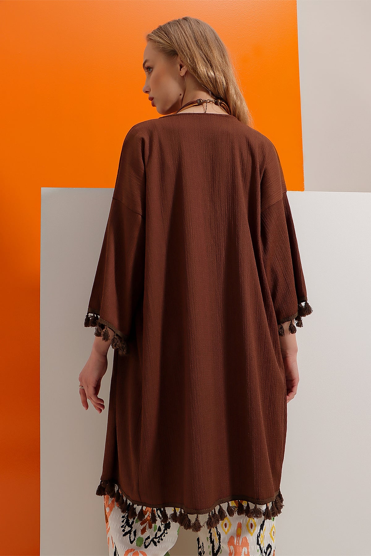 Püskül Detaylı Örme Krınkle Kimono - Kahverengi