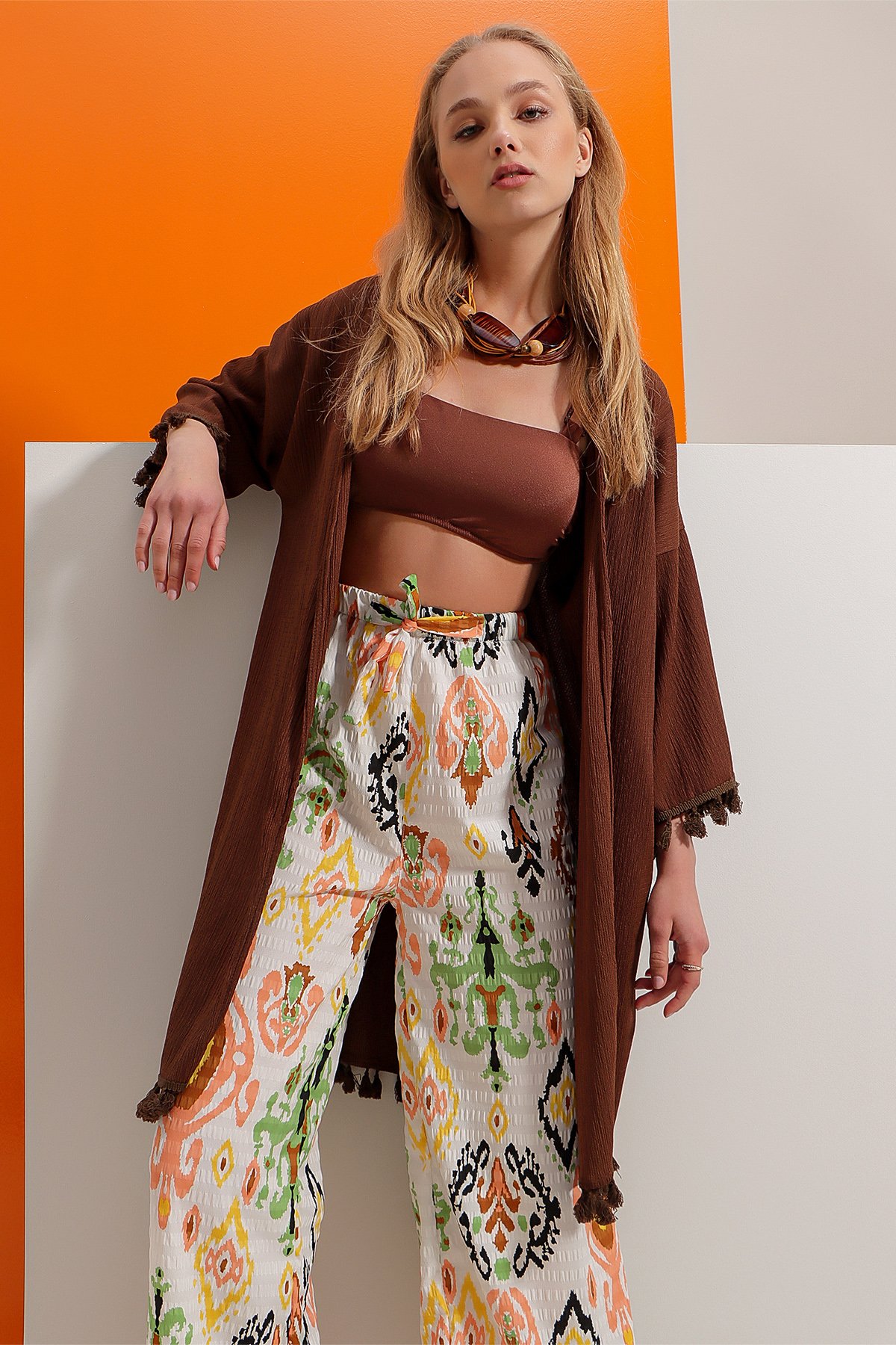 Püskül Detaylı Örme Krınkle Kimono - Kahverengi