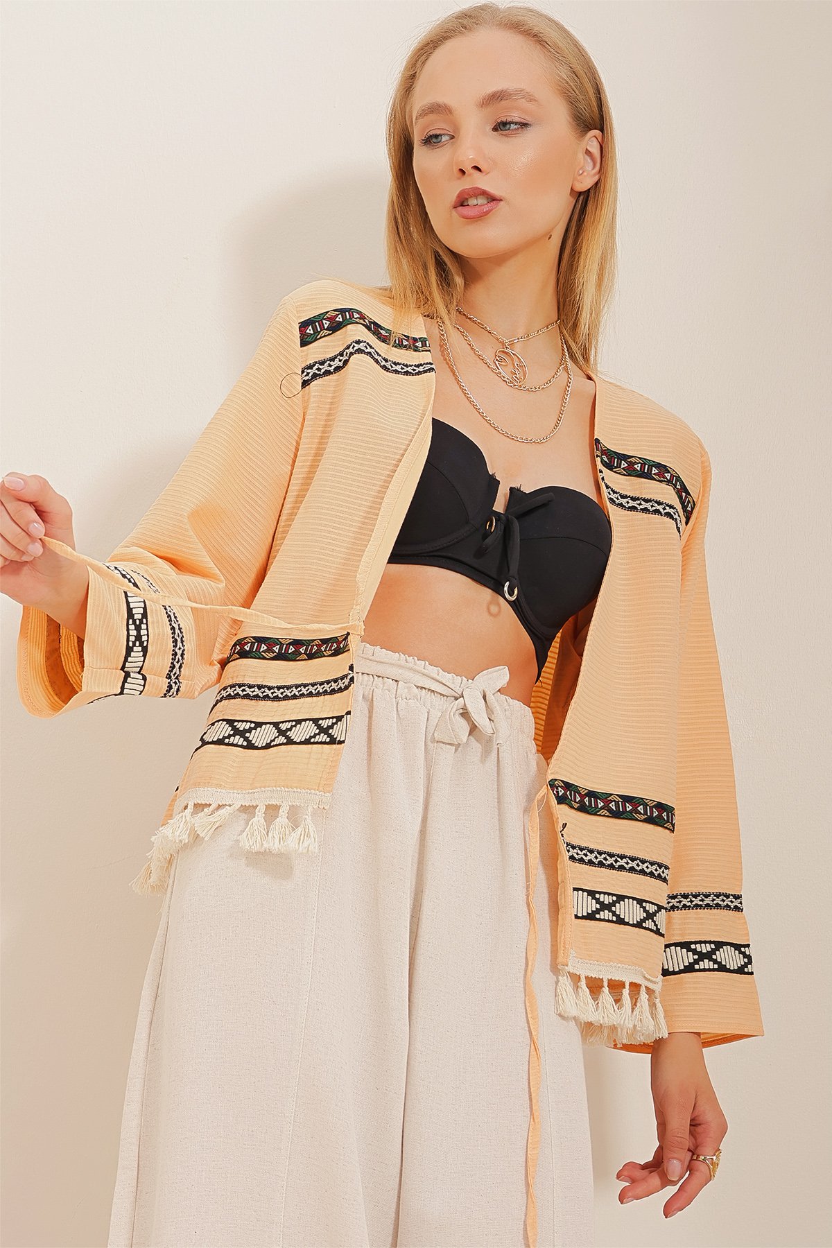 Püsküllü Bordürlü Kimono Ceket - Kayısı
