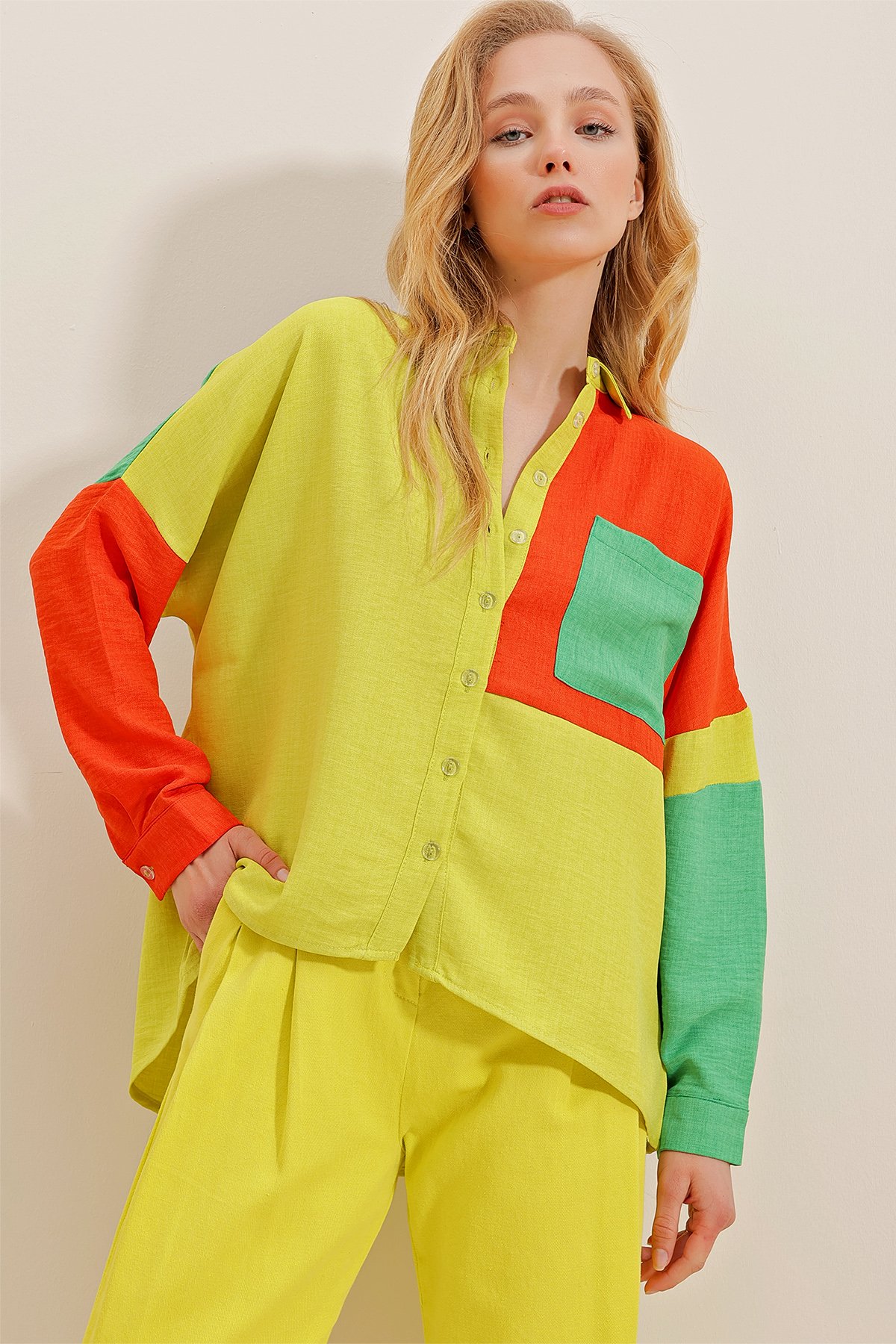 Renk Bloklu Oversize Keten Gömlek - YAĞ YEŞİLİ