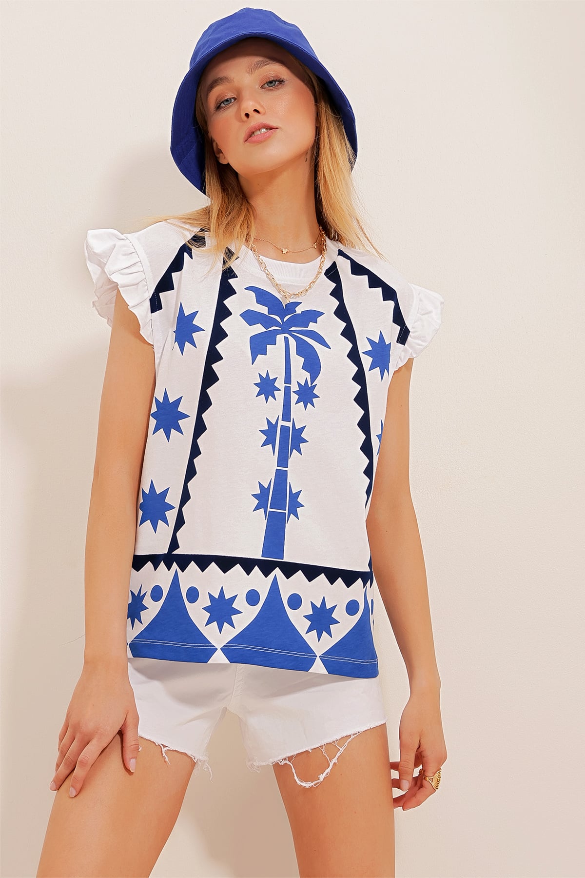 Ribana Yakalı Kolları Fırfırlı Flok Baskı Pamuk T-Shirt - Beyaz-Saks
