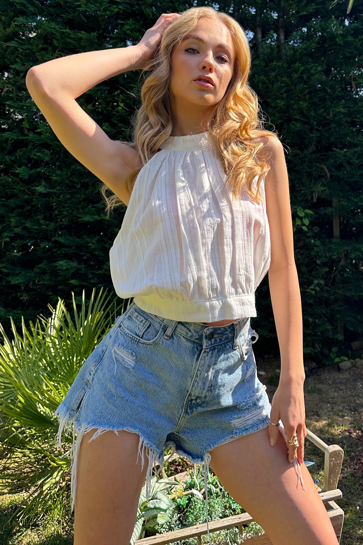 Sırt Bağlamalı Armürlü Keten Crop Bluz - Beyaz