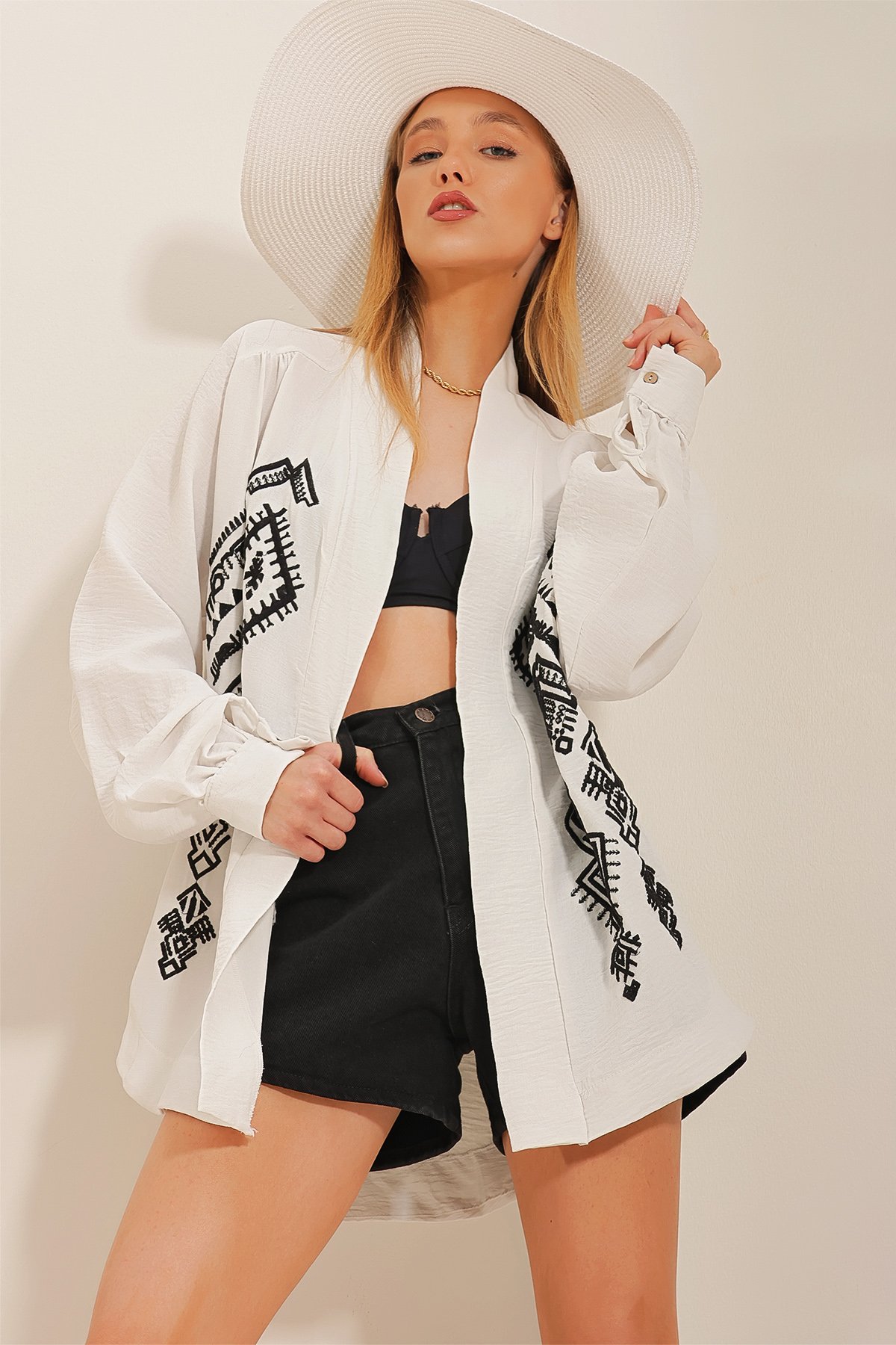 Sırtı Etnik Nakışlı Kimono Ceket - Beyaz