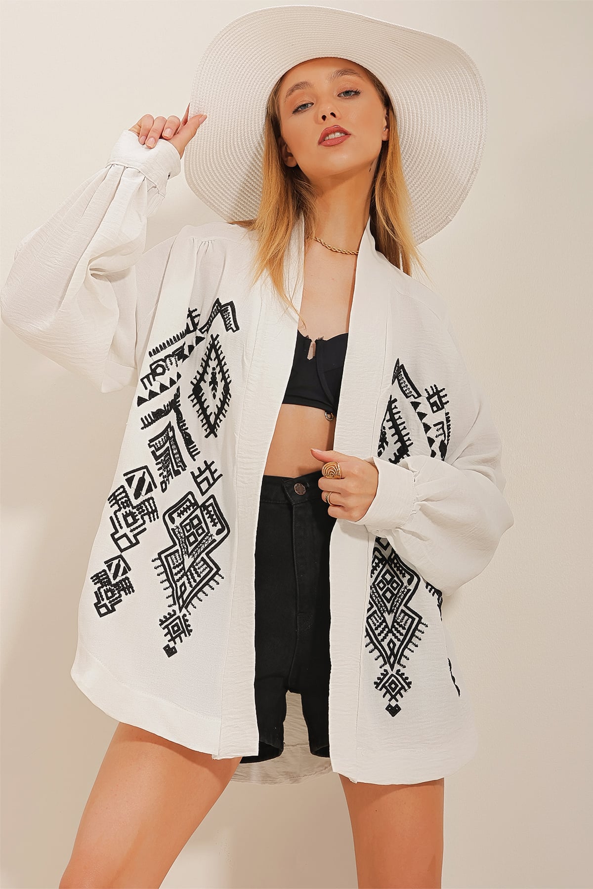 Sırtı Etnik Nakışlı Kimono Ceket - Beyaz