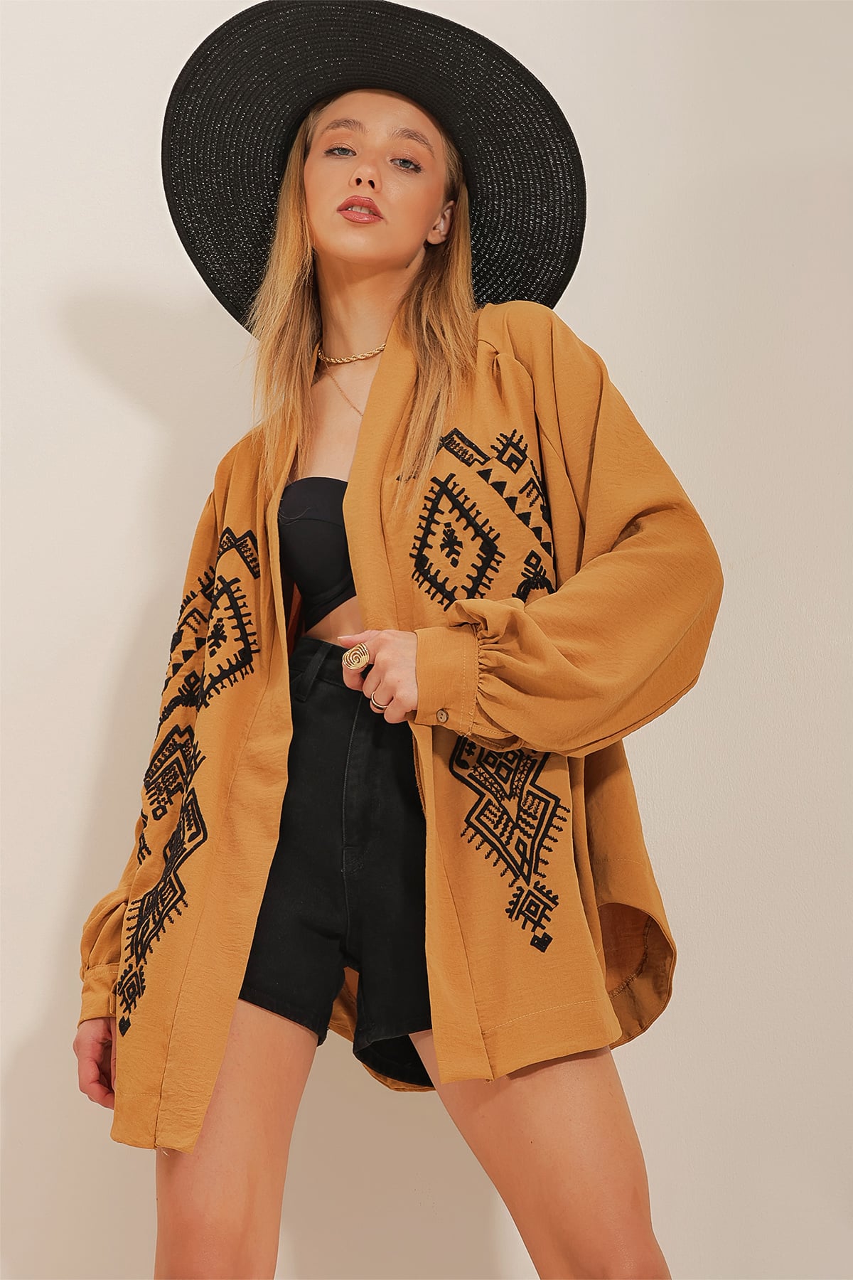 Sırtı Etnik Nakışlı Kimono Ceket - Hardal