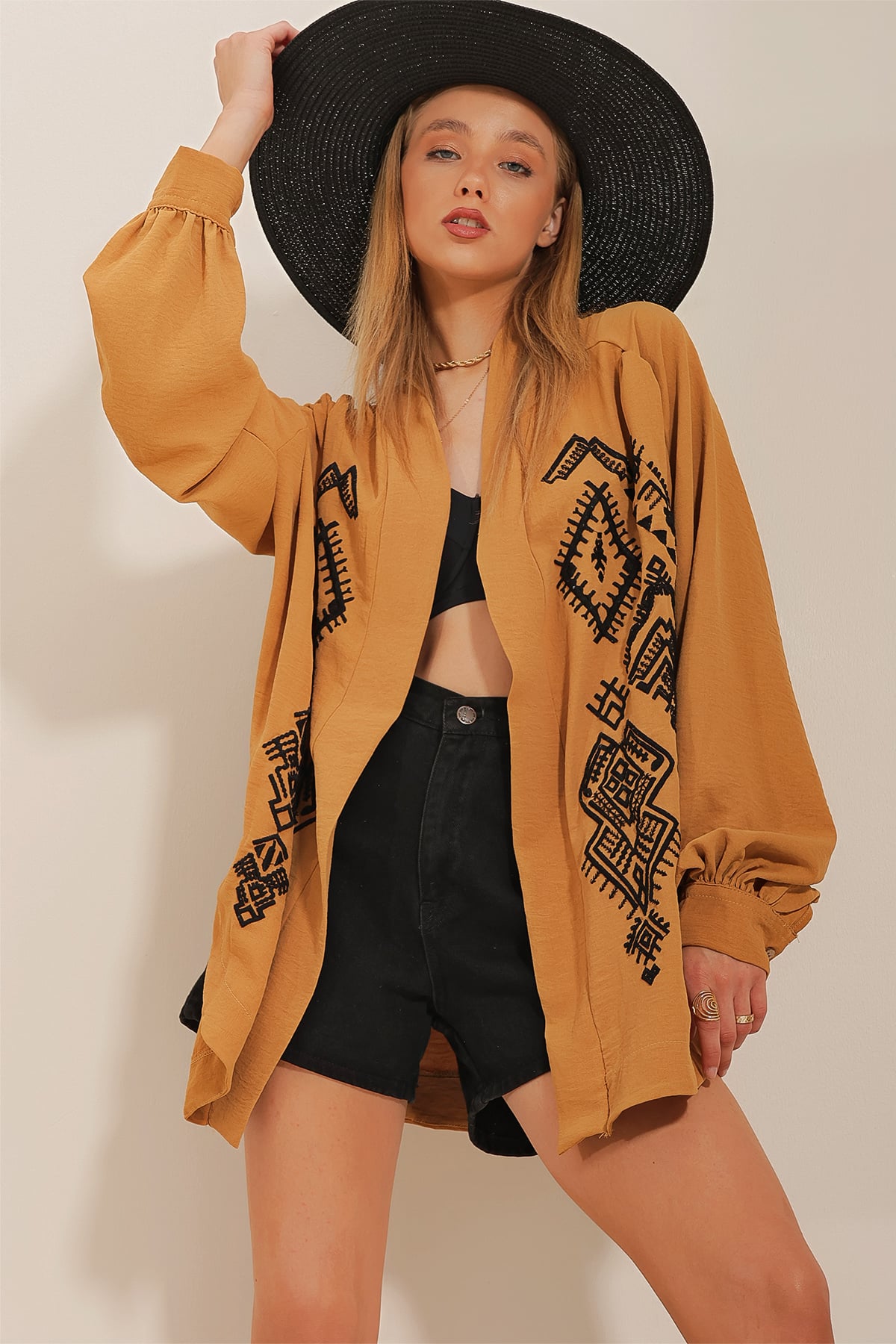 Sırtı Etnik Nakışlı Kimono Ceket - Hardal