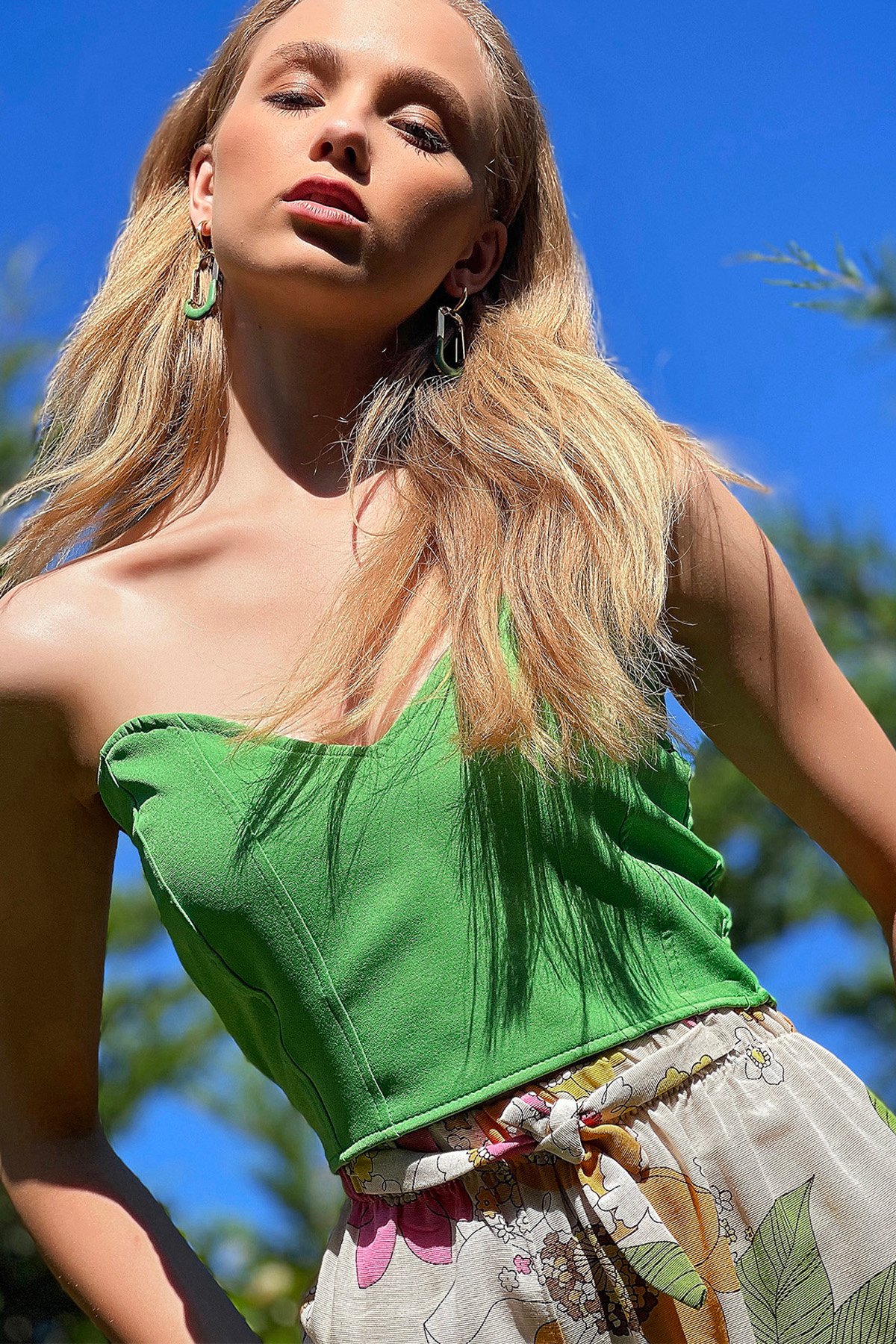 Sırtı Gipeli Straplez Crop Bluz - Yeşil