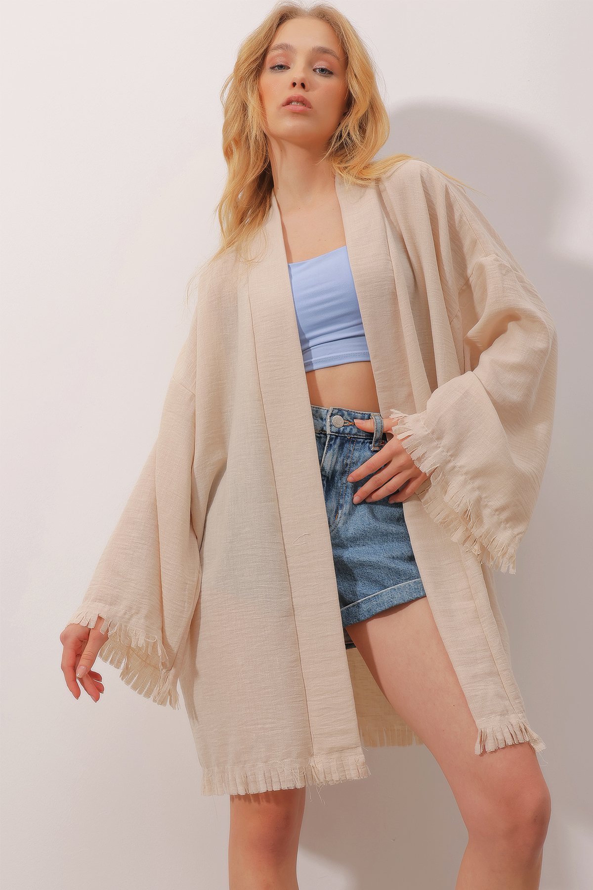 Sırtı Nakışlı Püskül Detaylı Keten Kimono Ceket - Bej