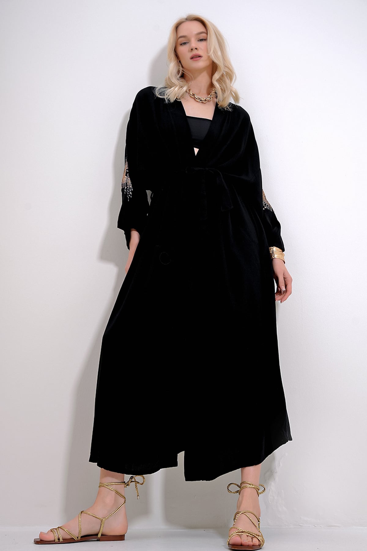 Sırtı Ve Kolları Sim Nakışlı Beli Kemerli Maxiboy Kimino Kaftan - SİYAH