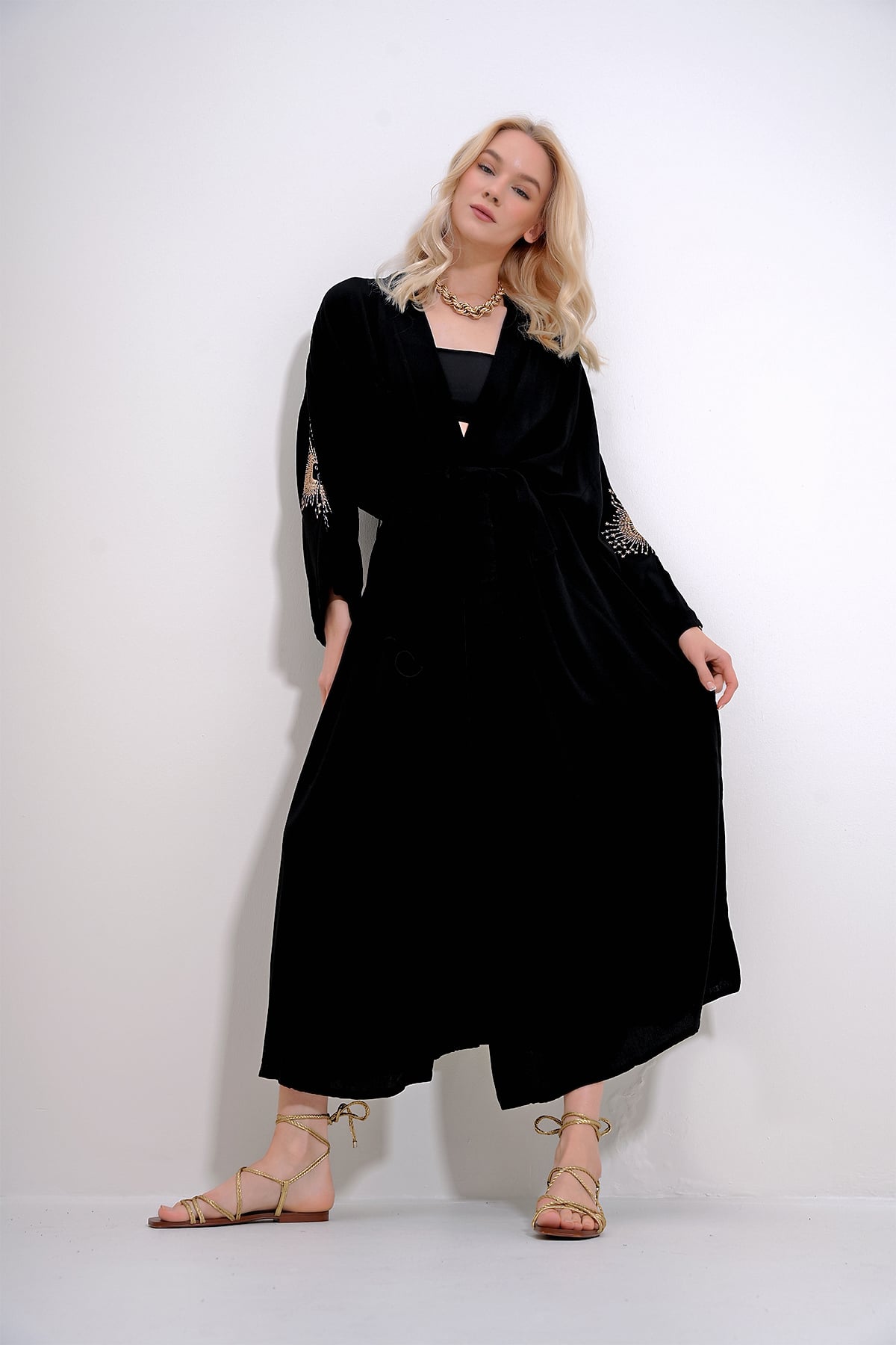 Sırtı Ve Kolları Sim Nakışlı Beli Kemerli Maxiboy Kimino Kaftan - SİYAH