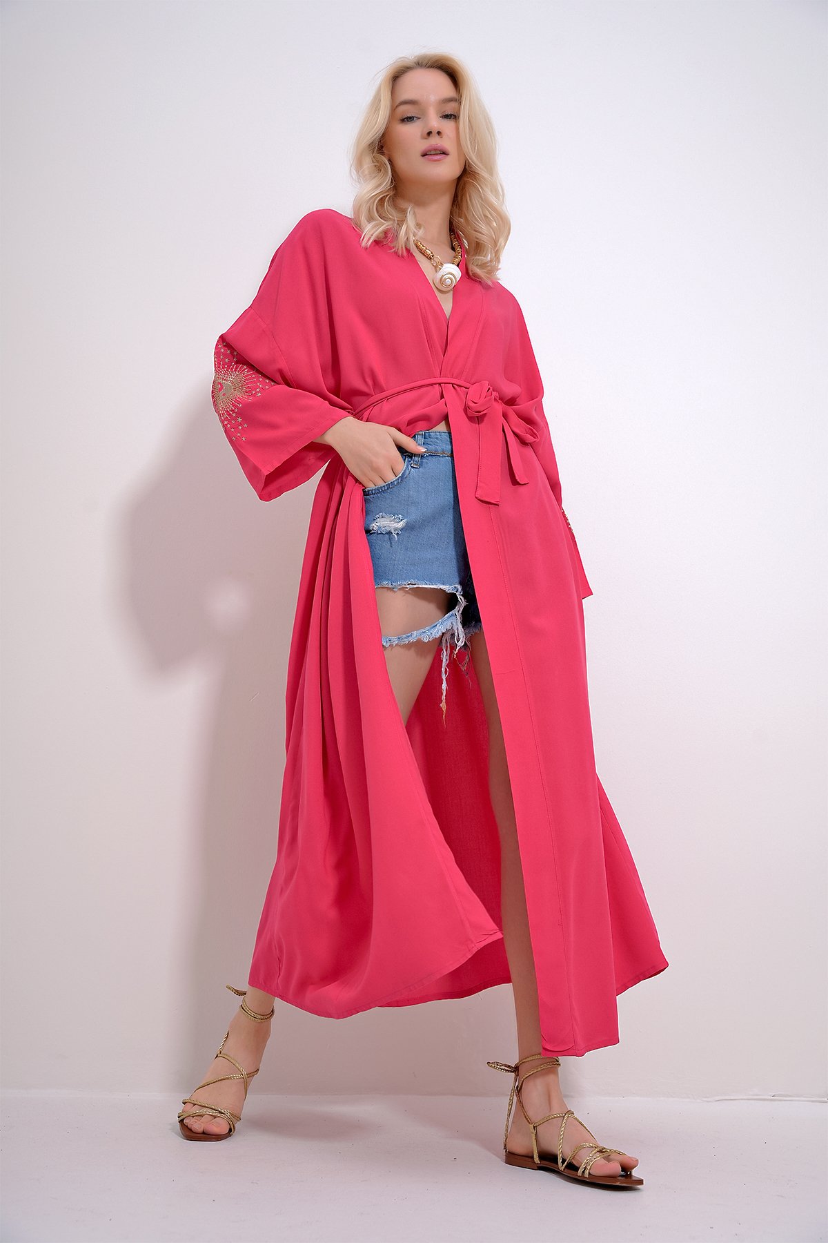 Sırtı Ve Kolları Sim Nakışlı Beli Kemerli Maxiboy Kimino Kaftan - Fuşya