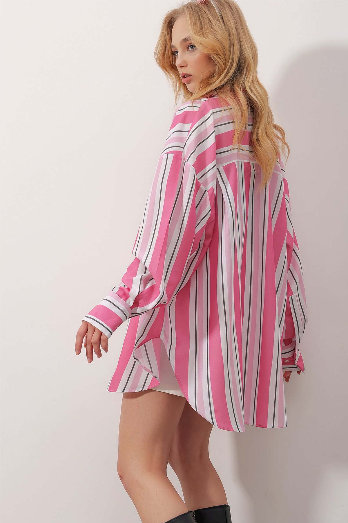 Tek Cepli Çizgili Geniş Manşet Kollu Oversize Poplin Gömlek - Pembe