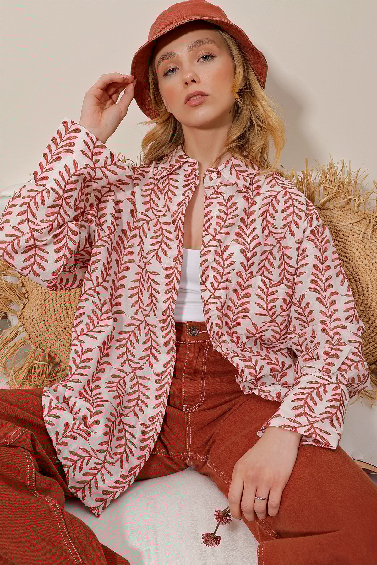 Tek Cepli Oversize Nakışlı Gömlek - Tarçın