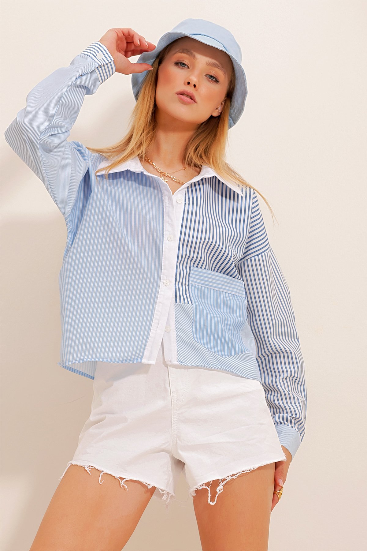 Tek Cepli Renk Bloklu Çizgili Crop Poplin Gömlek - Mavi-Siyah