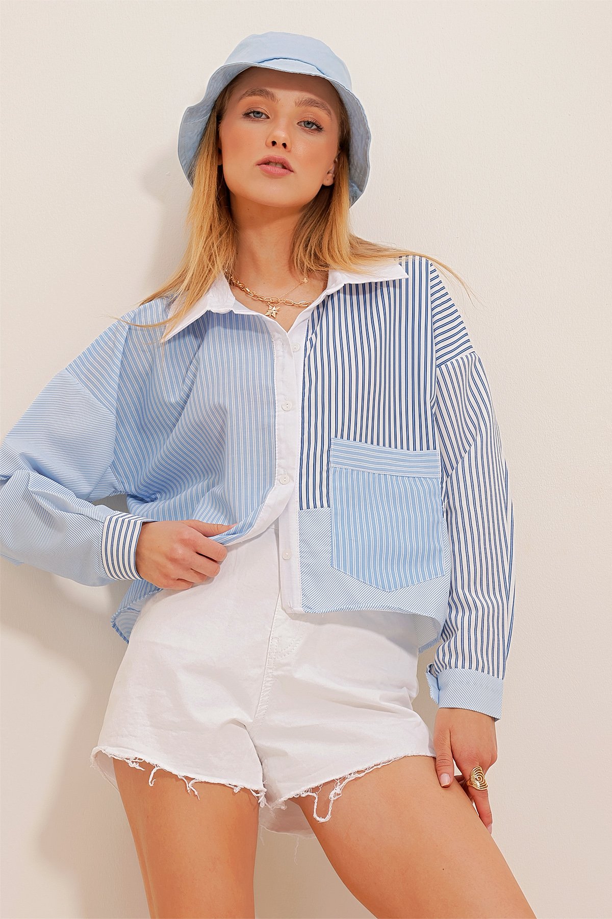 Tek Cepli Renk Bloklu Çizgili Crop Poplin Gömlek - Mavi-Siyah