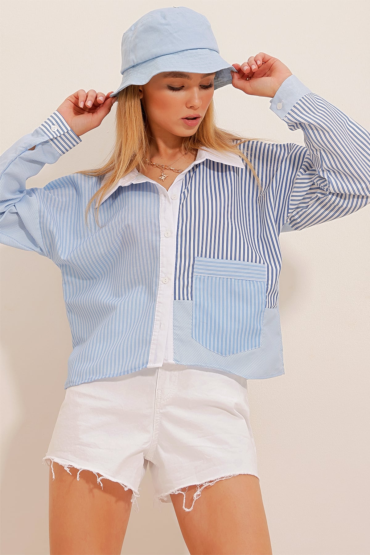 Tek Cepli Renk Bloklu Çizgili Crop Poplin Gömlek - Mavi-Siyah