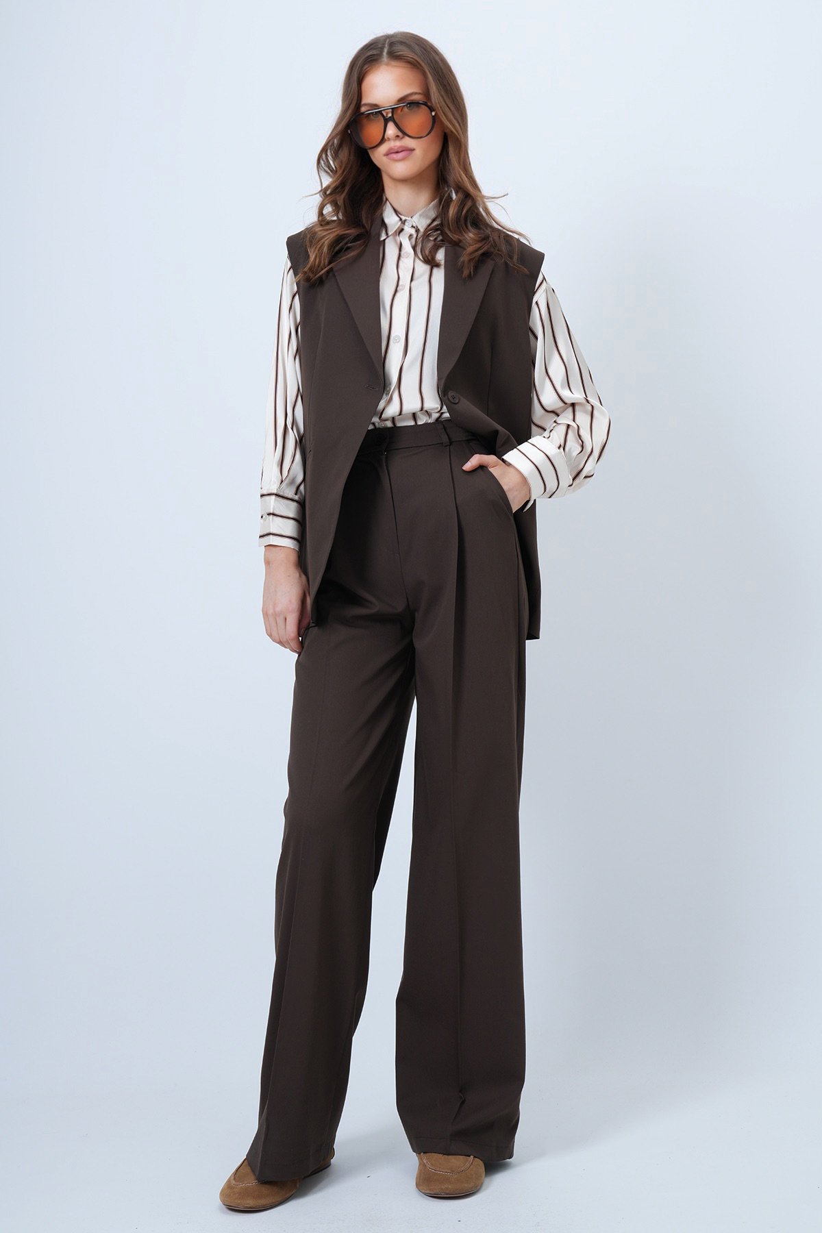Tek Düğmeli Çift Cepli Astarlı Yelek Pantolon Takım - KAHVERENGİ