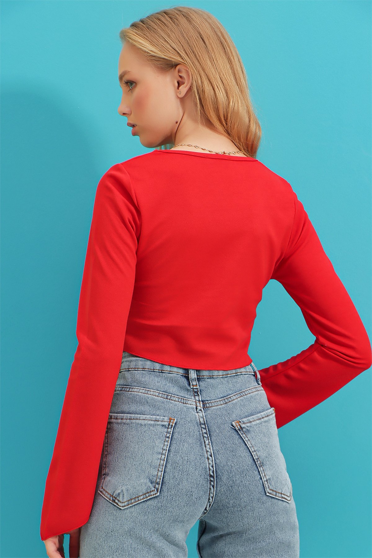 V Yaka Asimetrik Kesim Crop Örme Bluz - Kırmızı