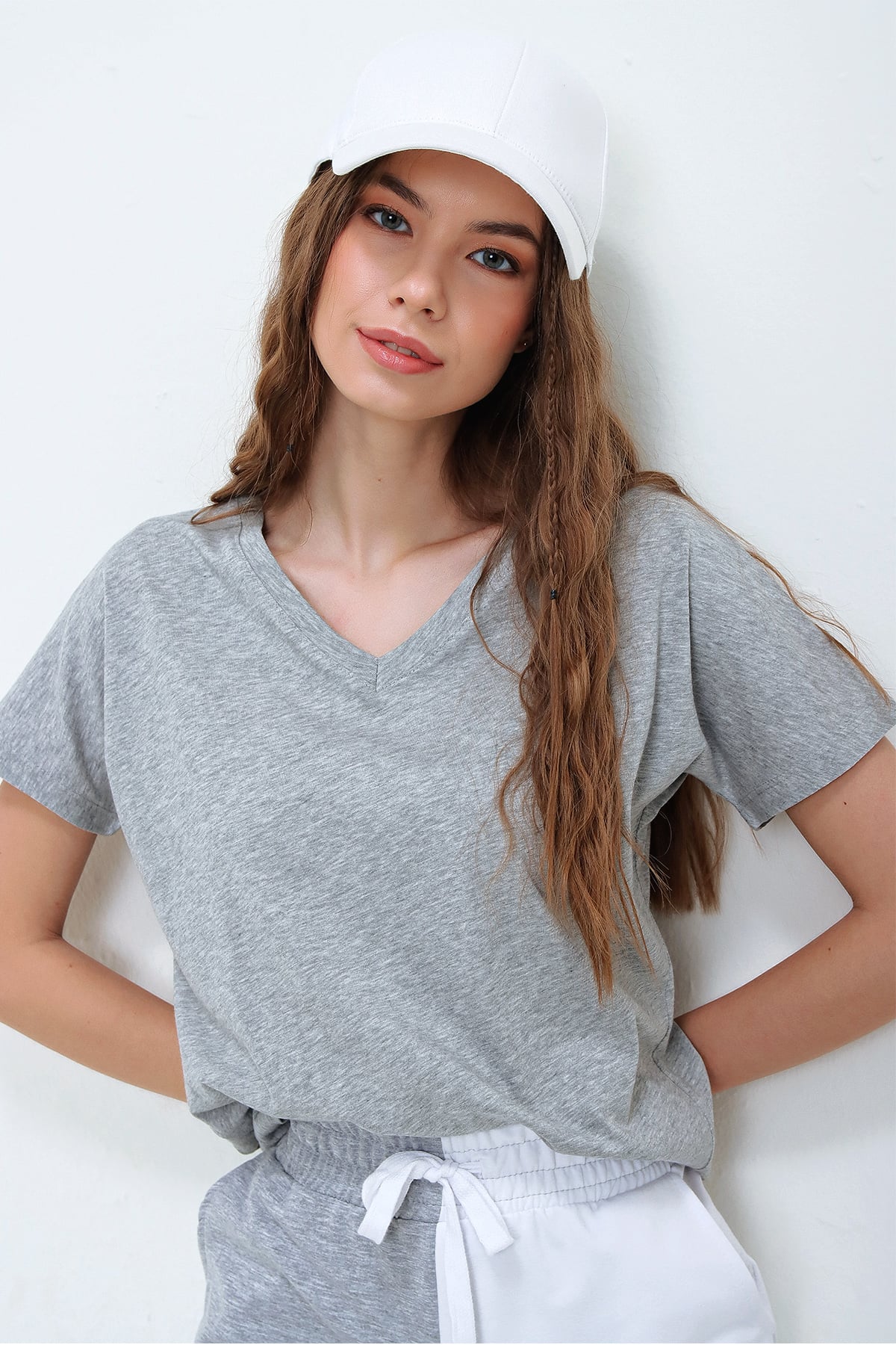 V Yaka Basic T-Shirt - Grimelanj