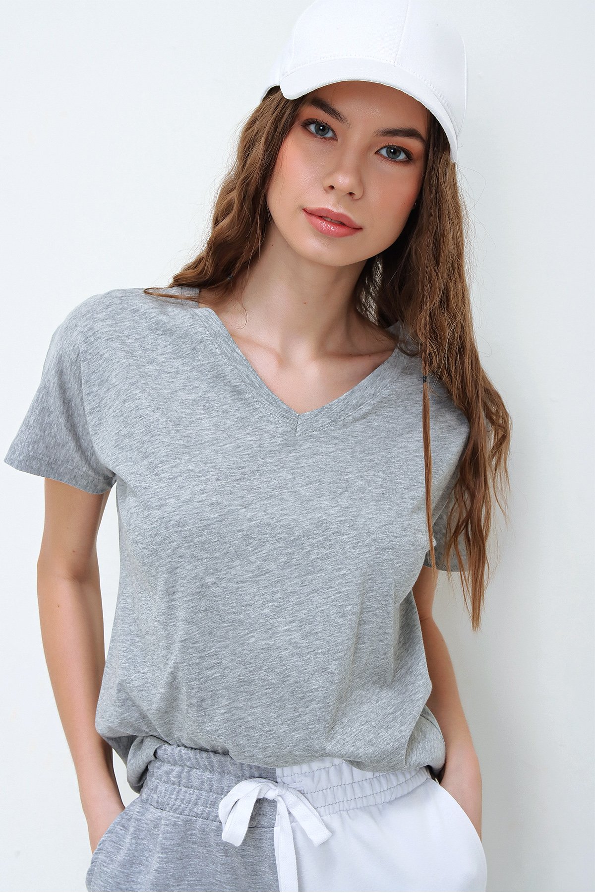V Yaka Basic T-Shirt - Grimelanj