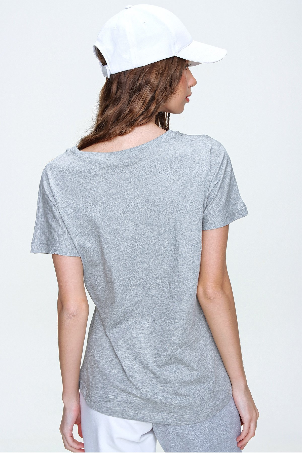 V Yaka Basic T-Shirt - Grimelanj