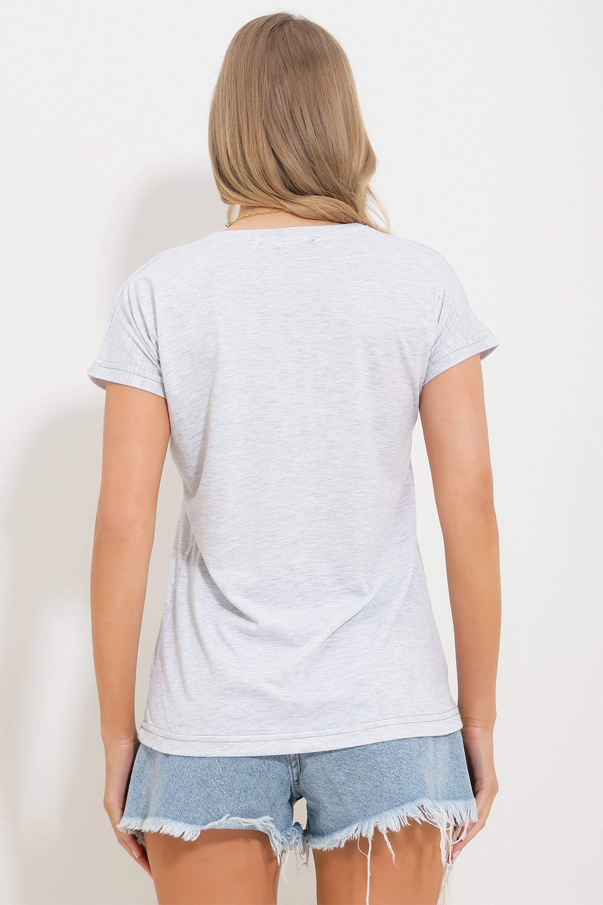 V Yaka Basic T-Shirt - Karmelanj
